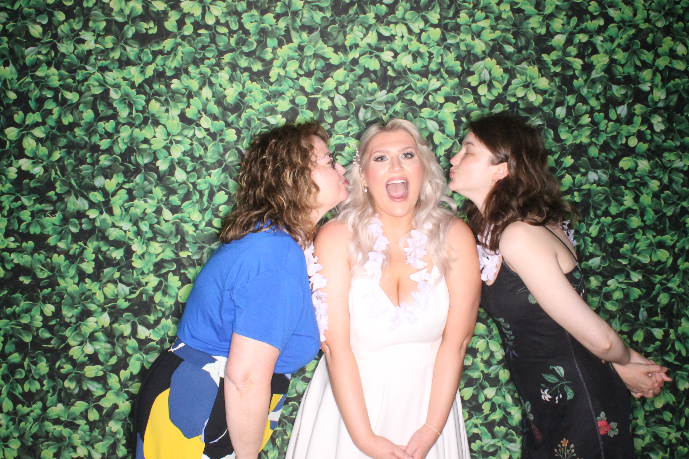 Rachael Pottner reception | View more photos from the event at gallery.photoboothcincy.com/u/PhotoBoothCincy/Rachael-Pottner-reception