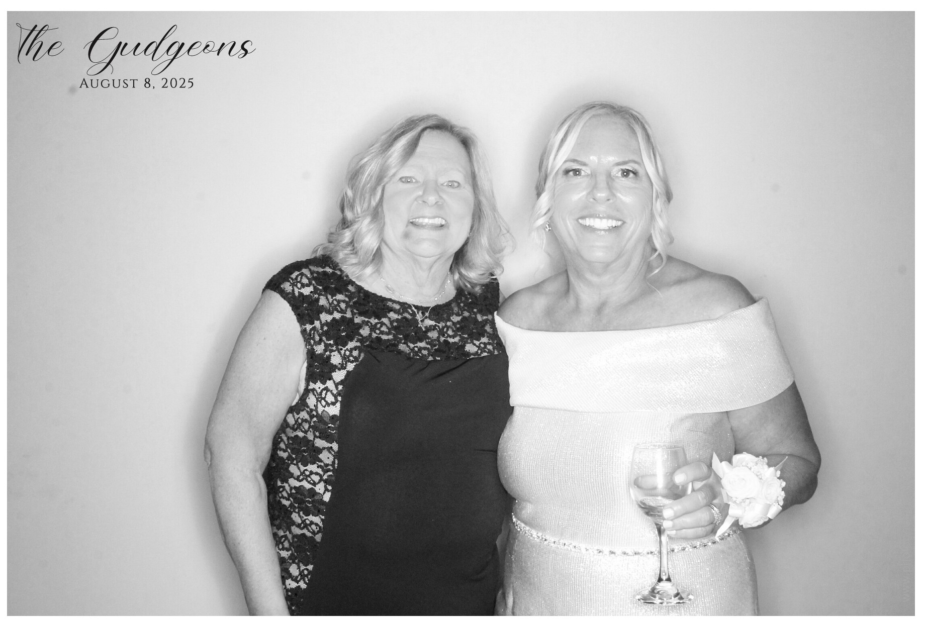 Rachel & Mitchell | View more photos from the event at gallery.photoboothcincy.com/u/PhotoBoothCincy/Rachel-Mitchell