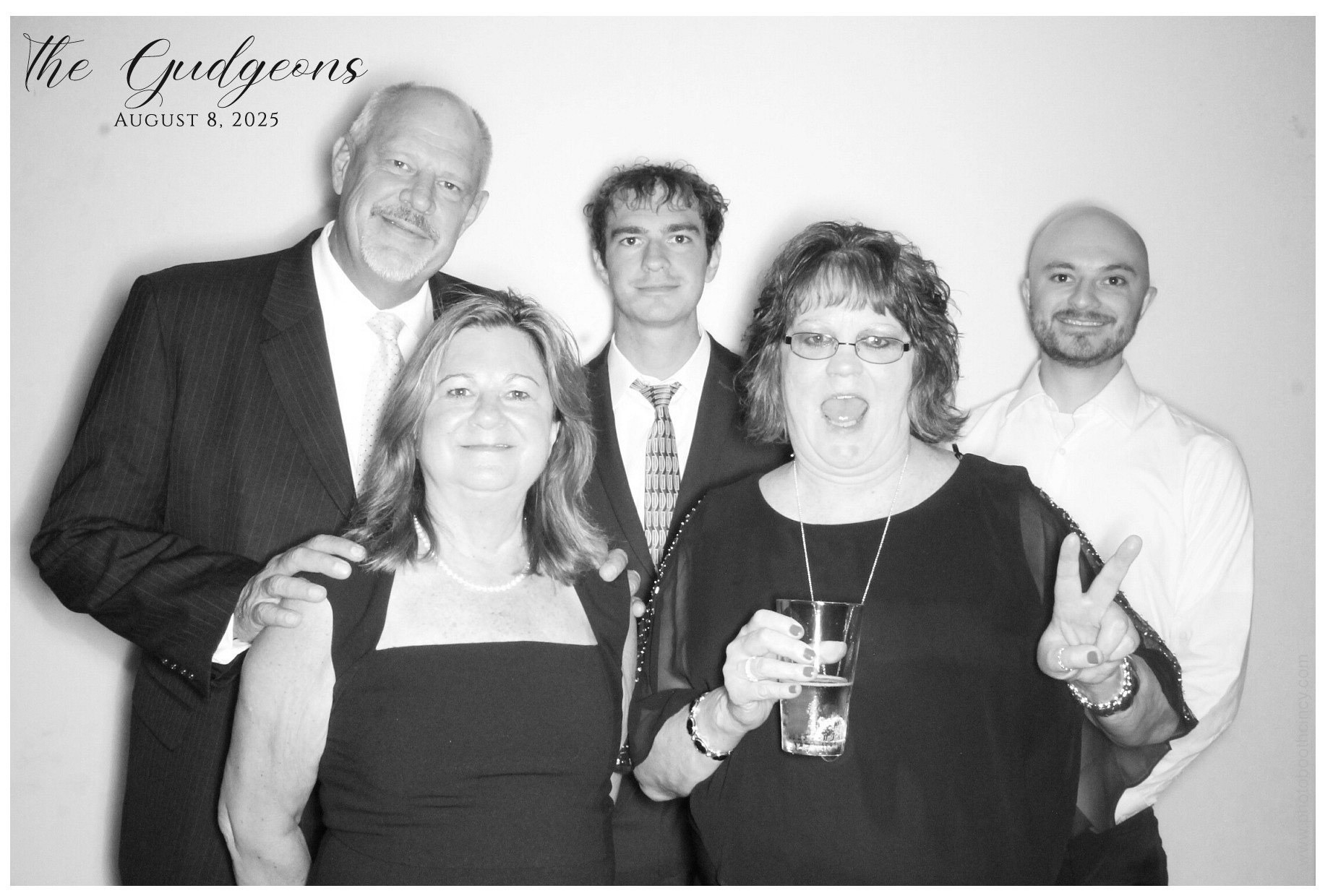 Rachel & Mitchell | View more photos from the event at gallery.photoboothcincy.com/u/PhotoBoothCincy/Rachel-Mitchell