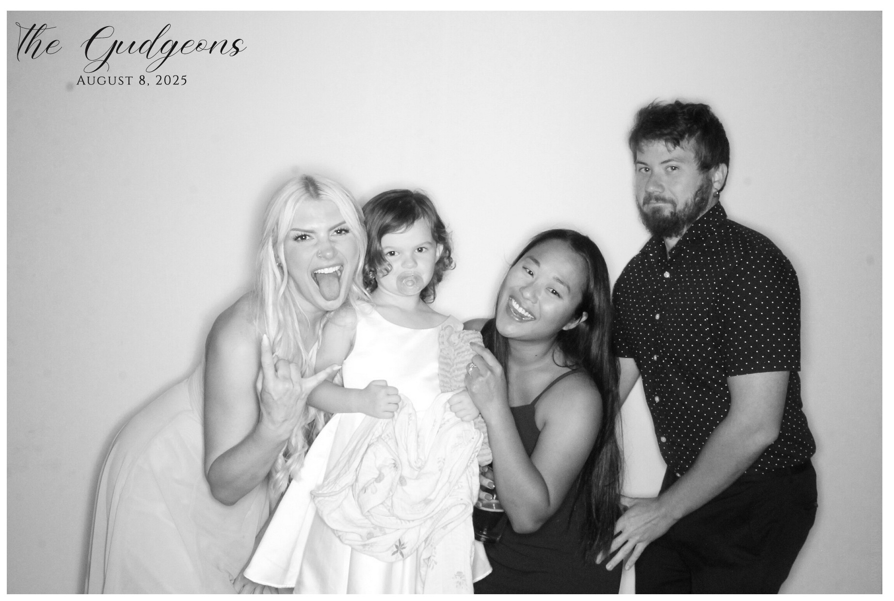 Rachel & Mitchell | View more photos from the event at gallery.photoboothcincy.com/u/PhotoBoothCincy/Rachel-Mitchell
