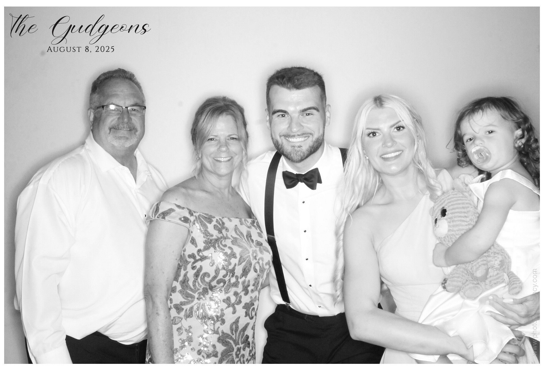 Rachel & Mitchell | View more photos from the event at gallery.photoboothcincy.com/u/PhotoBoothCincy/Rachel-Mitchell