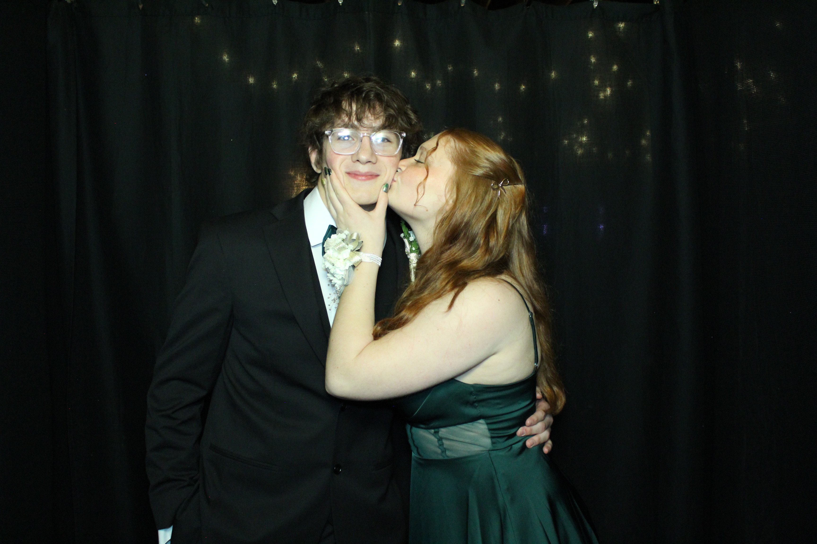 Reading Junior Senior Prom | View more photos from the event at gallery.photoboothcincy.com/u/PhotoBoothCincy/Reading-Junior-Senior-Prom