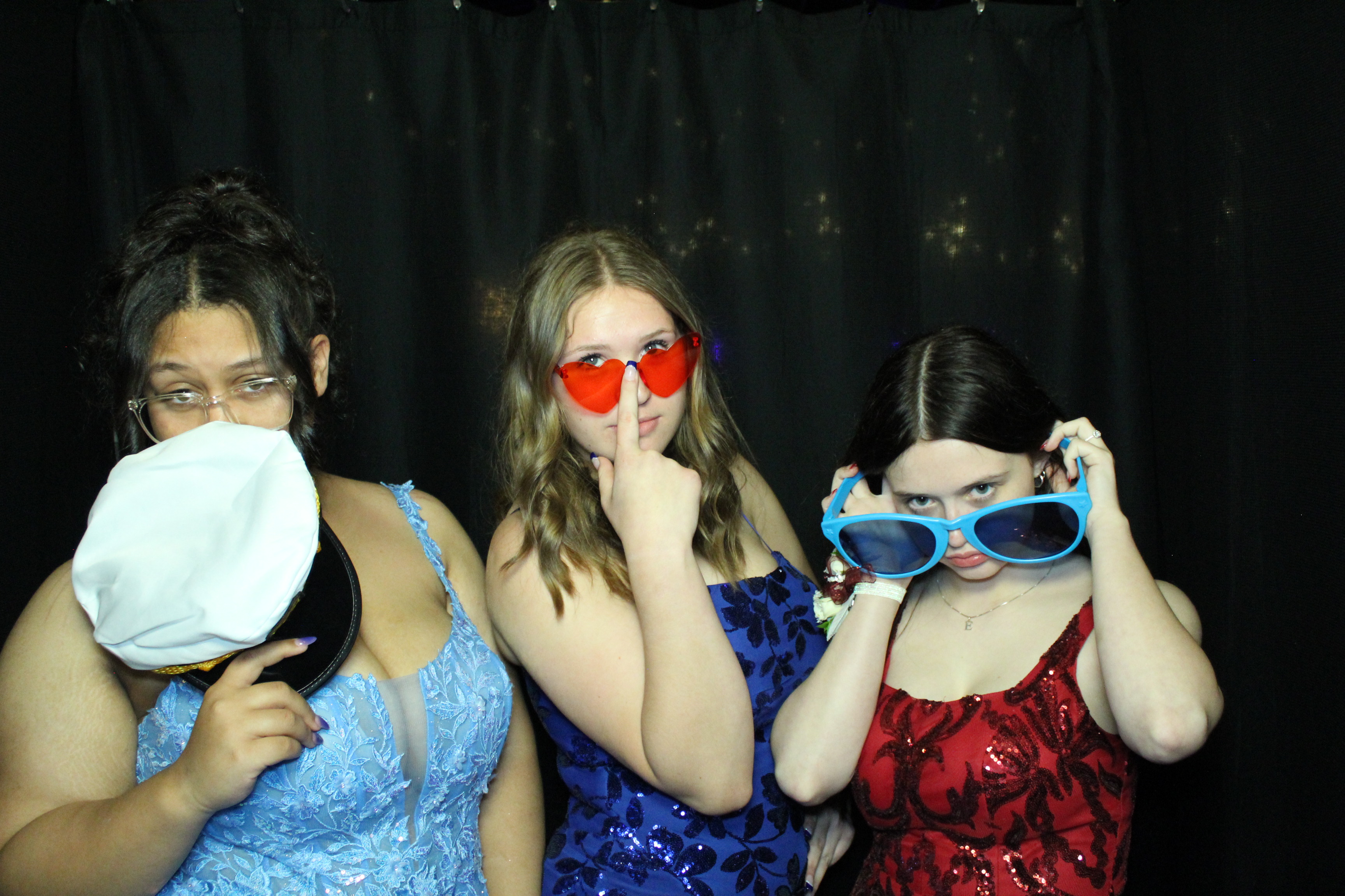 Reading Junior Senior Prom | View more photos from the event at gallery.photoboothcincy.com/u/PhotoBoothCincy/Reading-Junior-Senior-Prom