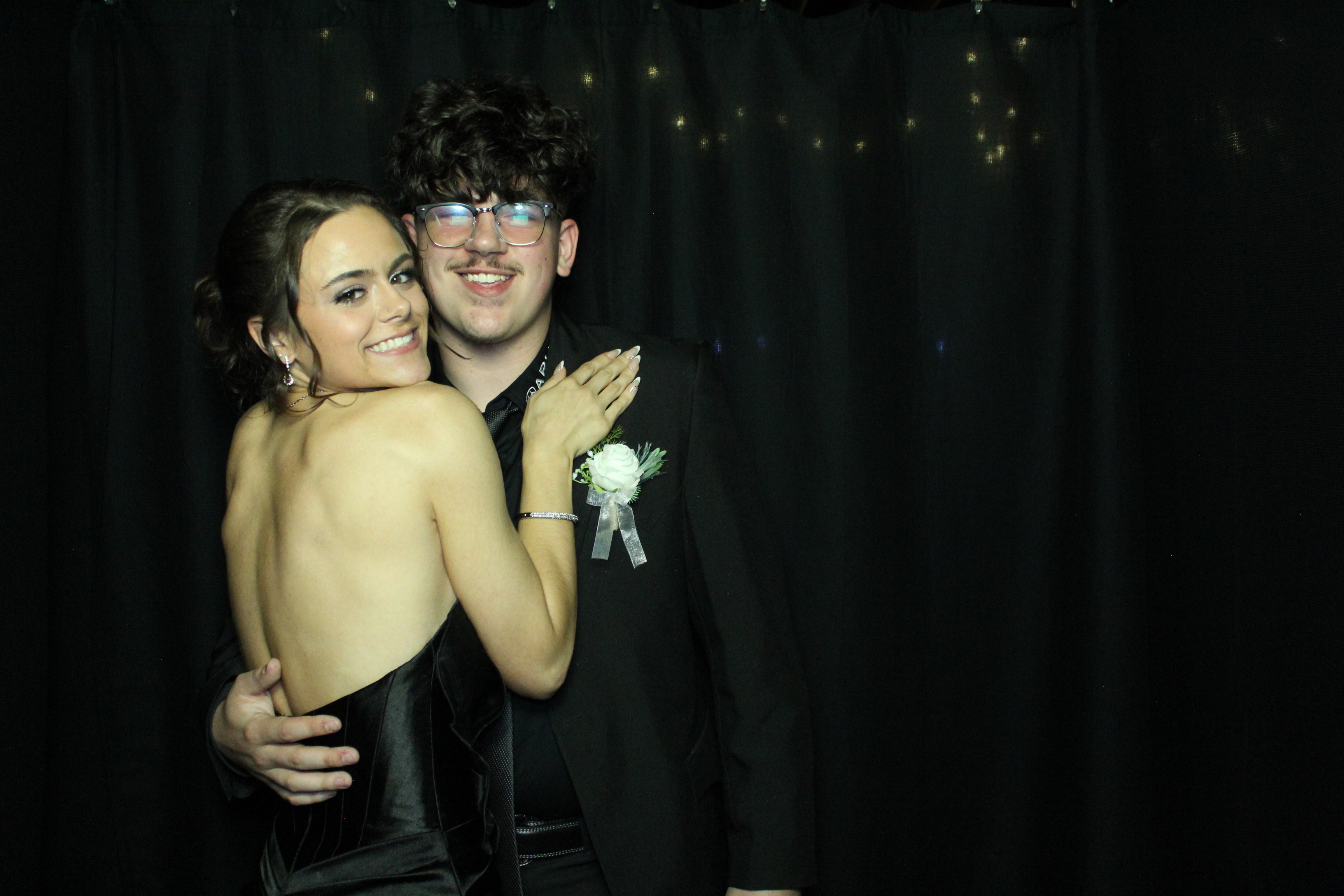 Reading Junior Senior Prom | View more photos from the event at gallery.photoboothcincy.com/u/PhotoBoothCincy/Reading-Junior-Senior-Prom