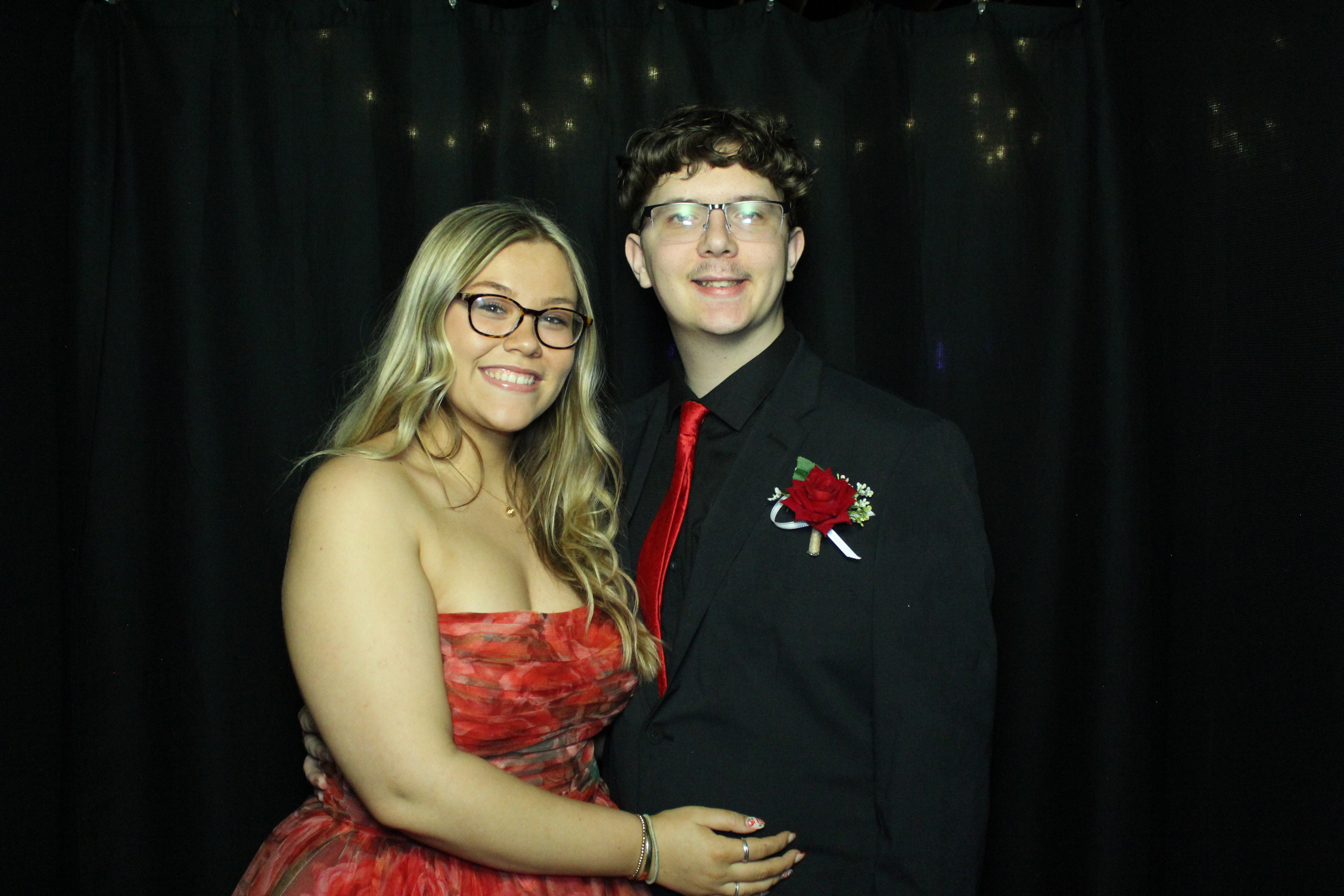 Reading Junior Senior Prom | View more photos from the event at gallery.photoboothcincy.com/u/PhotoBoothCincy/Reading-Junior-Senior-Prom