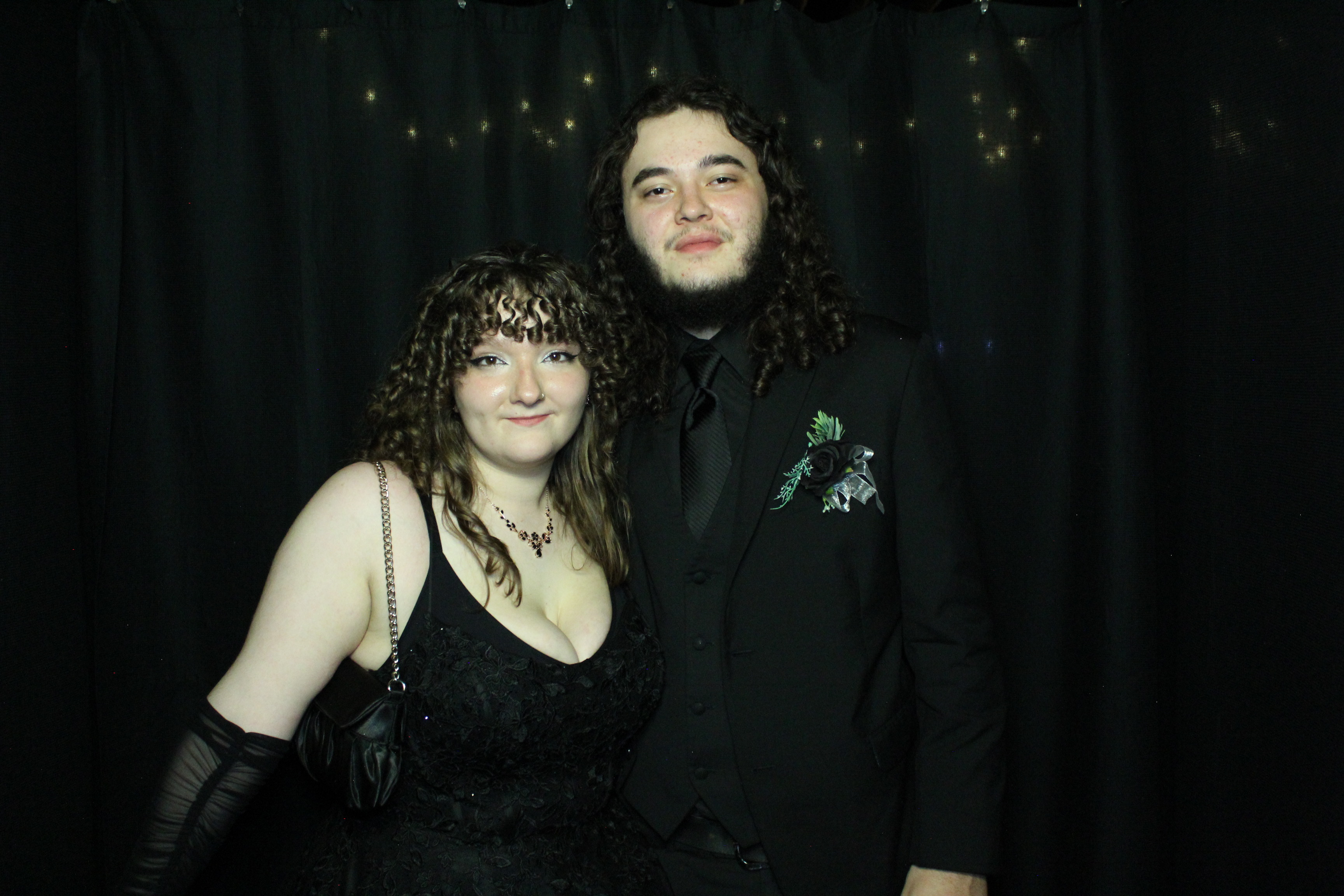 Reading Junior Senior Prom | View more photos from the event at gallery.photoboothcincy.com/u/PhotoBoothCincy/Reading-Junior-Senior-Prom