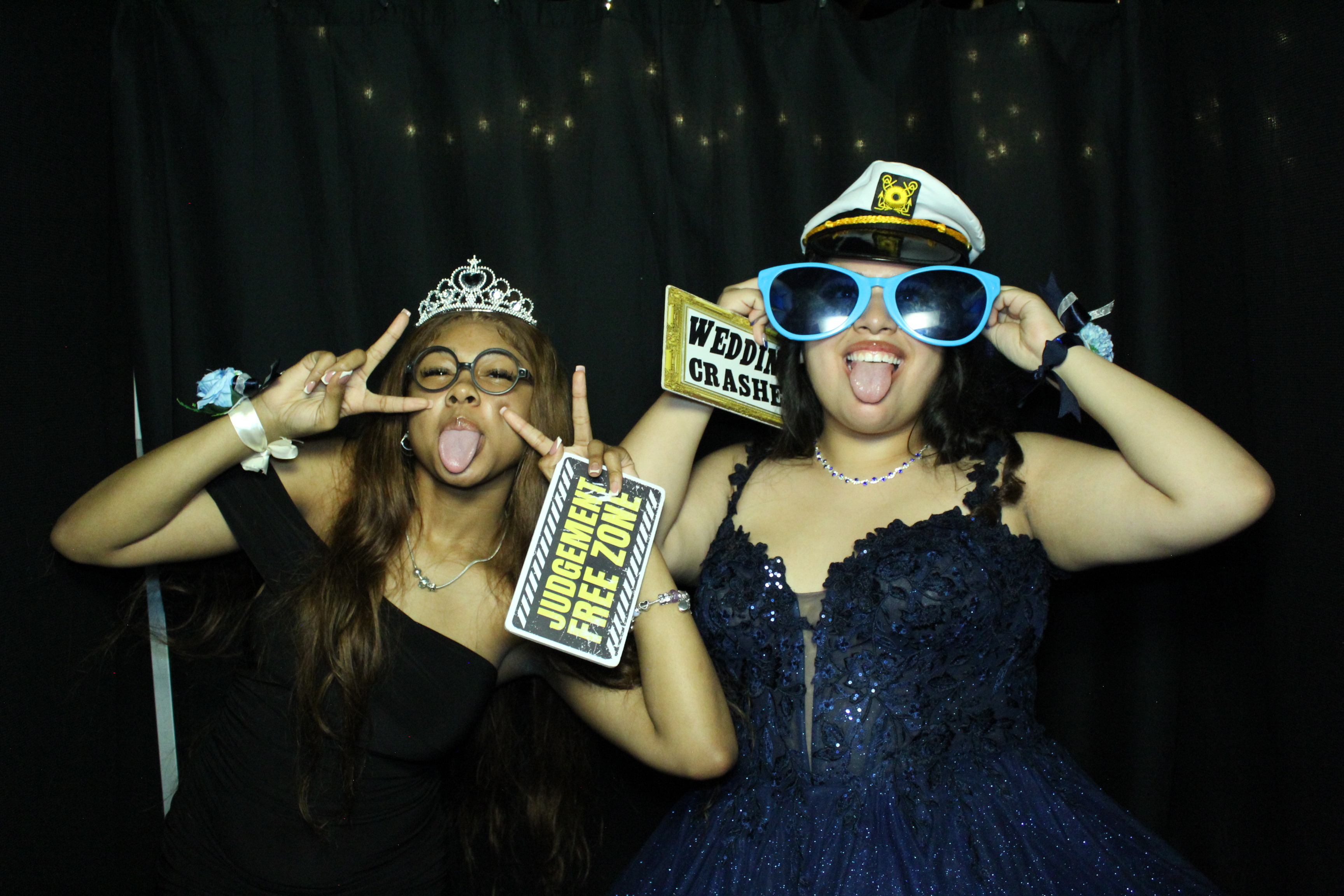 Reading Junior Senior Prom | View more photos from the event at gallery.photoboothcincy.com/u/PhotoBoothCincy/Reading-Junior-Senior-Prom