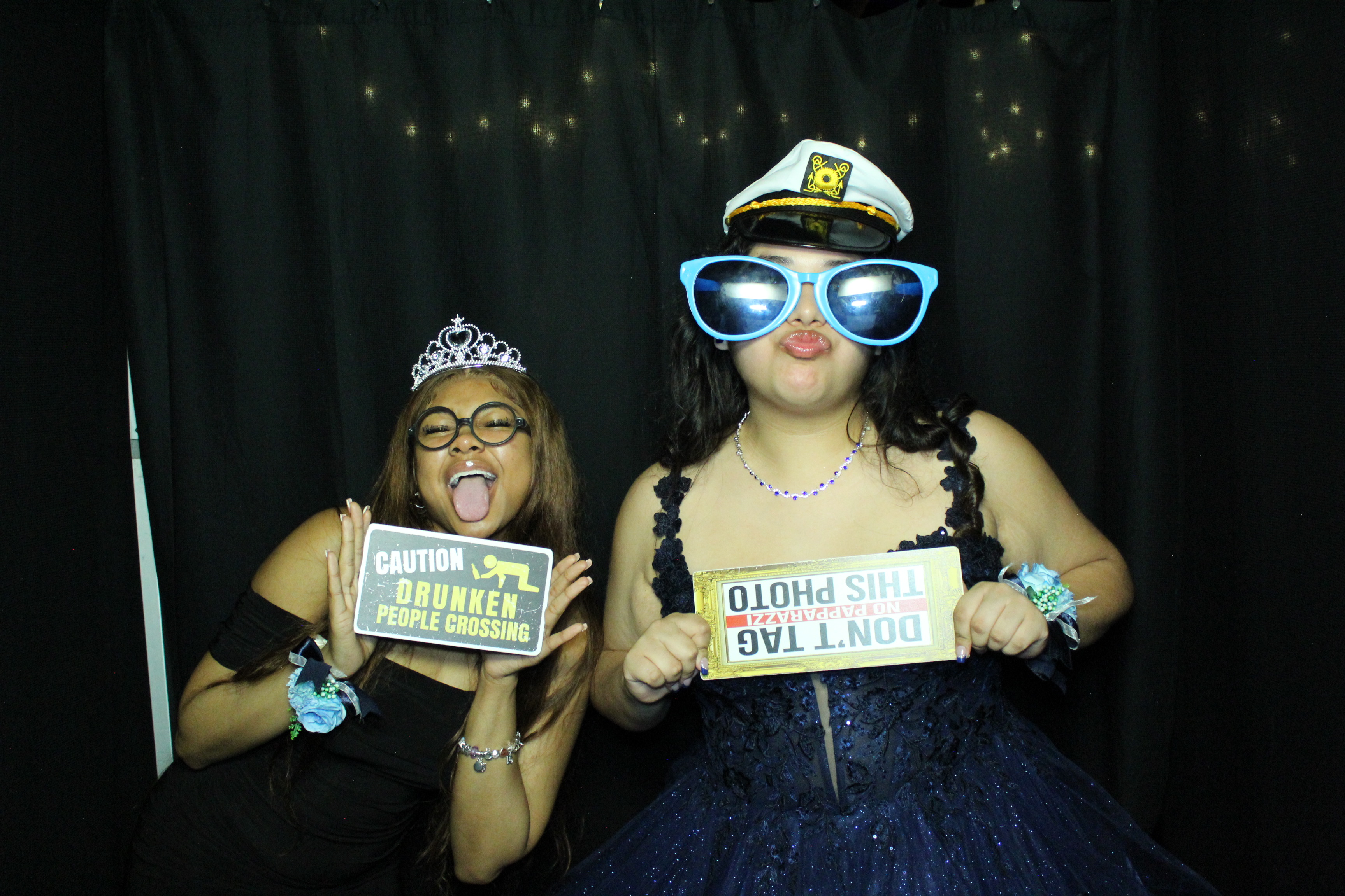 Reading Junior Senior Prom | View more photos from the event at gallery.photoboothcincy.com/u/PhotoBoothCincy/Reading-Junior-Senior-Prom