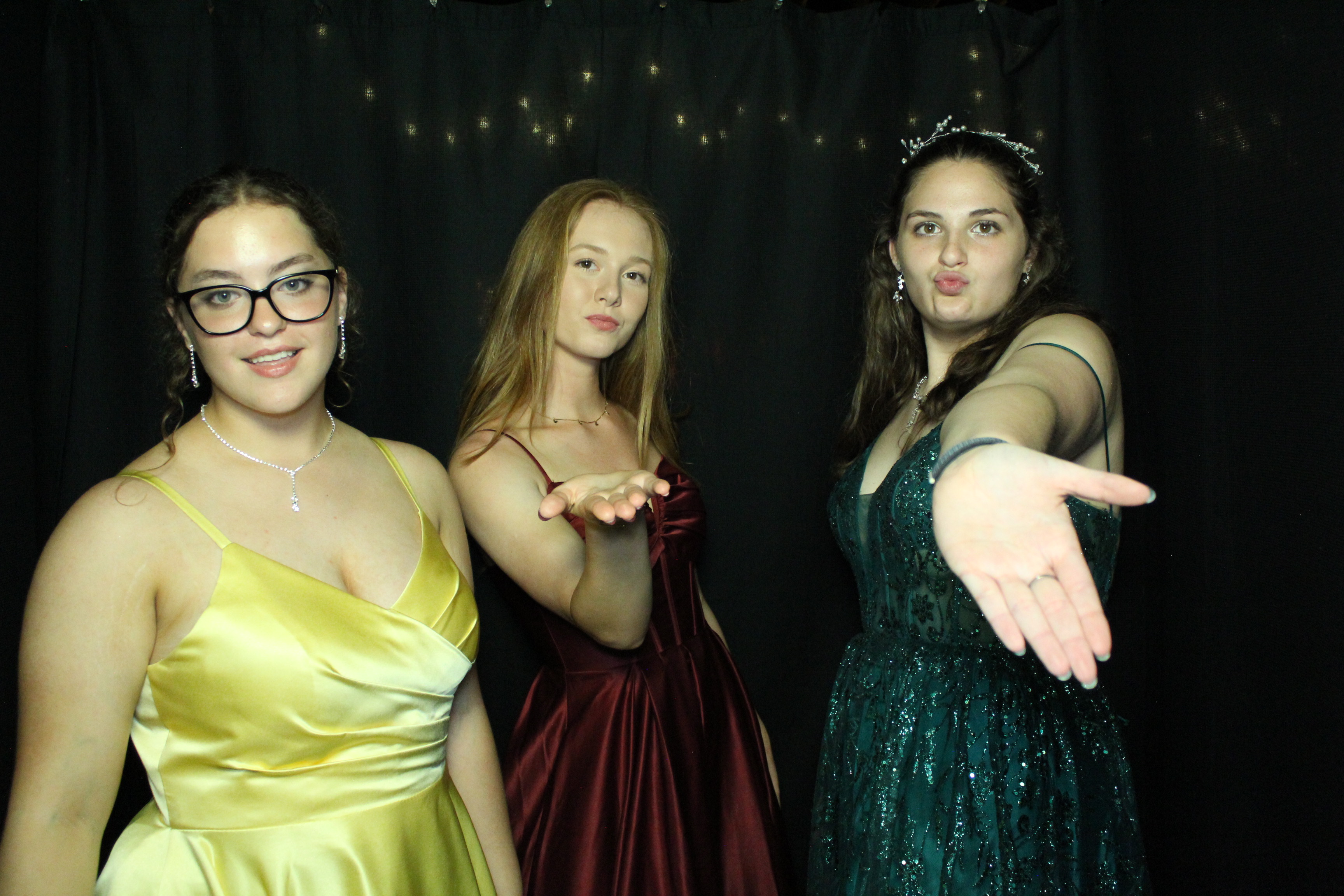 Reading Junior Senior Prom | View more photos from the event at gallery.photoboothcincy.com/u/PhotoBoothCincy/Reading-Junior-Senior-Prom
