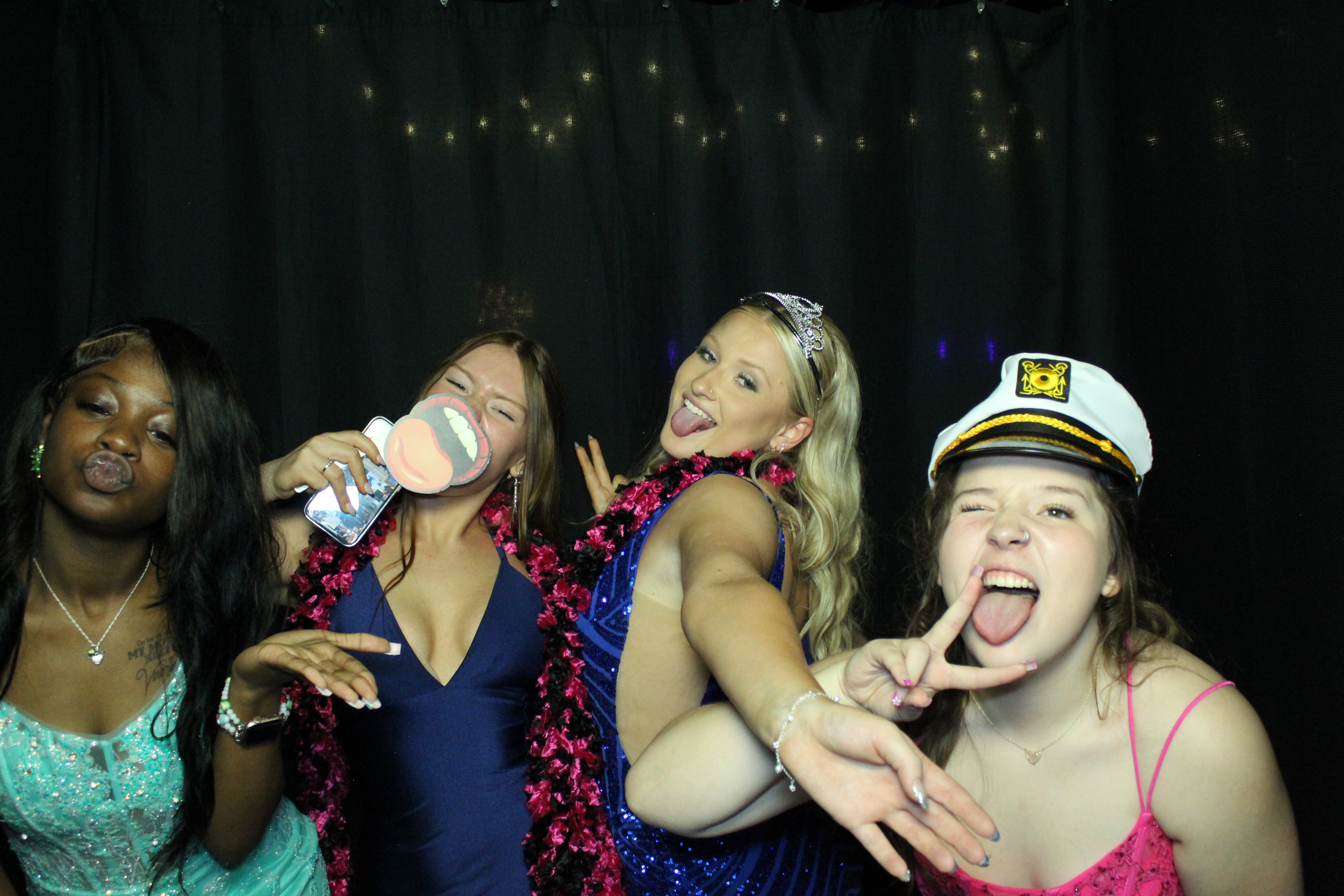 Reading Junior Senior Prom | View more photos from the event at gallery.photoboothcincy.com/u/PhotoBoothCincy/Reading-Junior-Senior-Prom