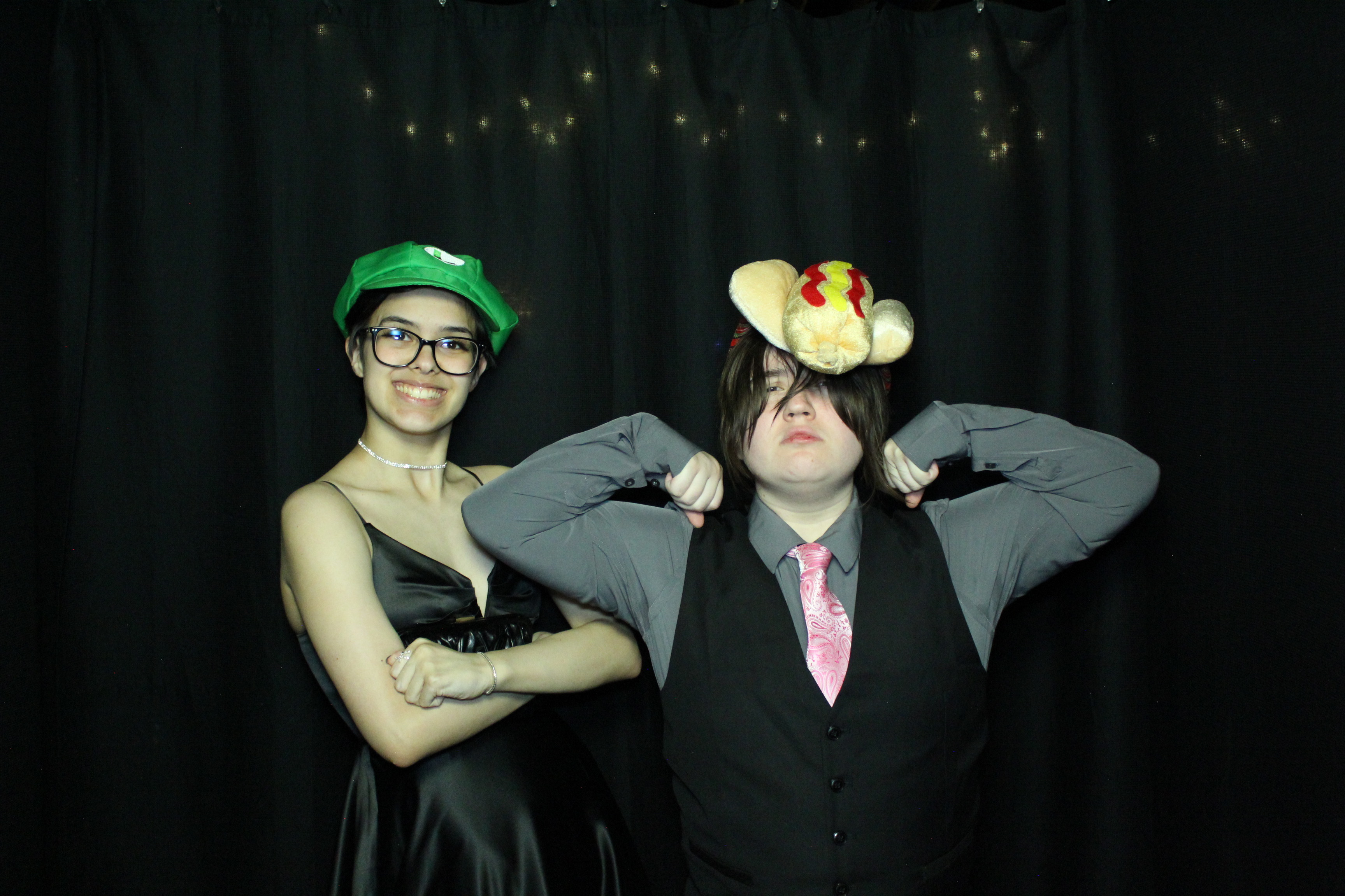 Reading Junior Senior Prom | View more photos from the event at gallery.photoboothcincy.com/u/PhotoBoothCincy/Reading-Junior-Senior-Prom