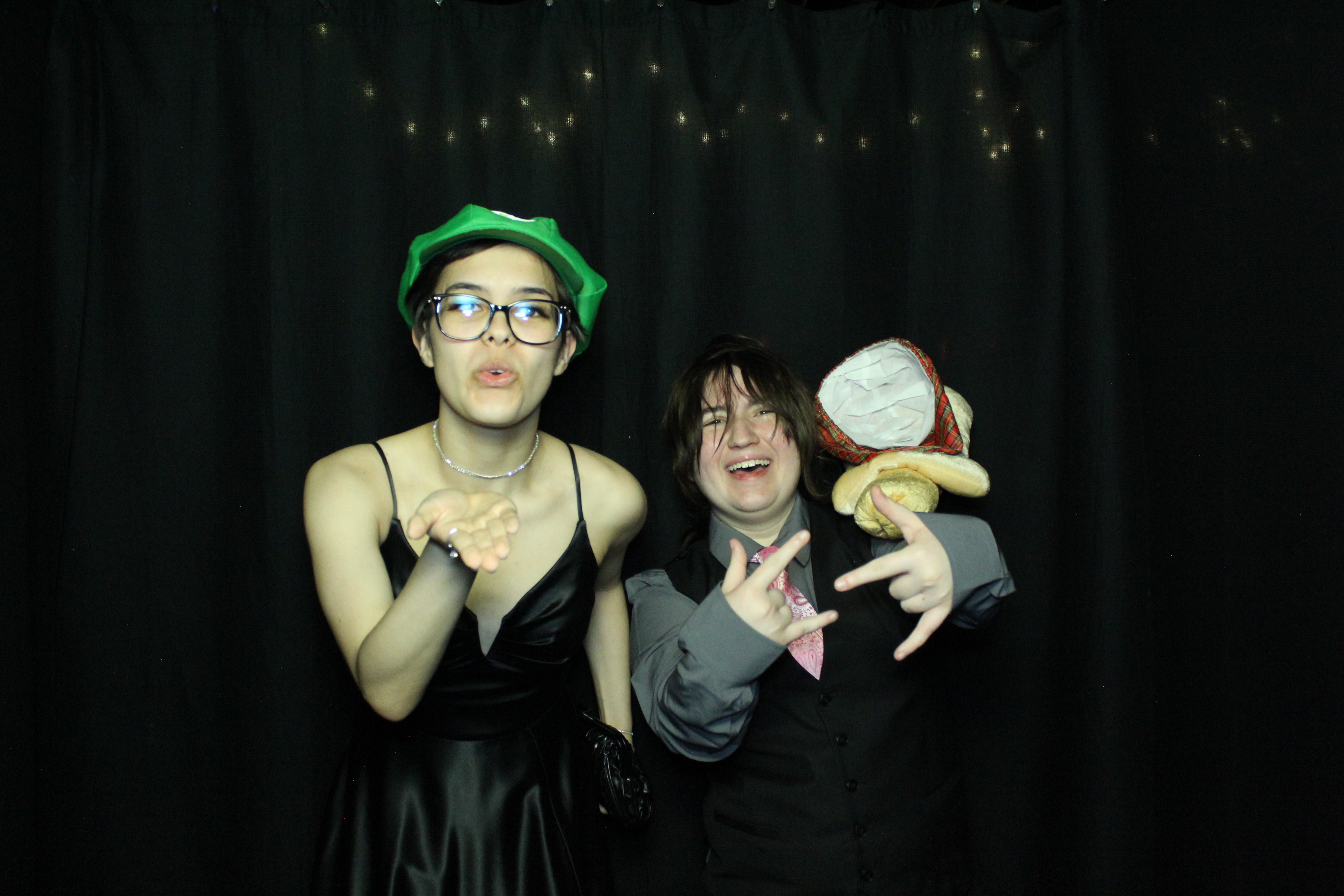 Reading Junior Senior Prom | View more photos from the event at gallery.photoboothcincy.com/u/PhotoBoothCincy/Reading-Junior-Senior-Prom