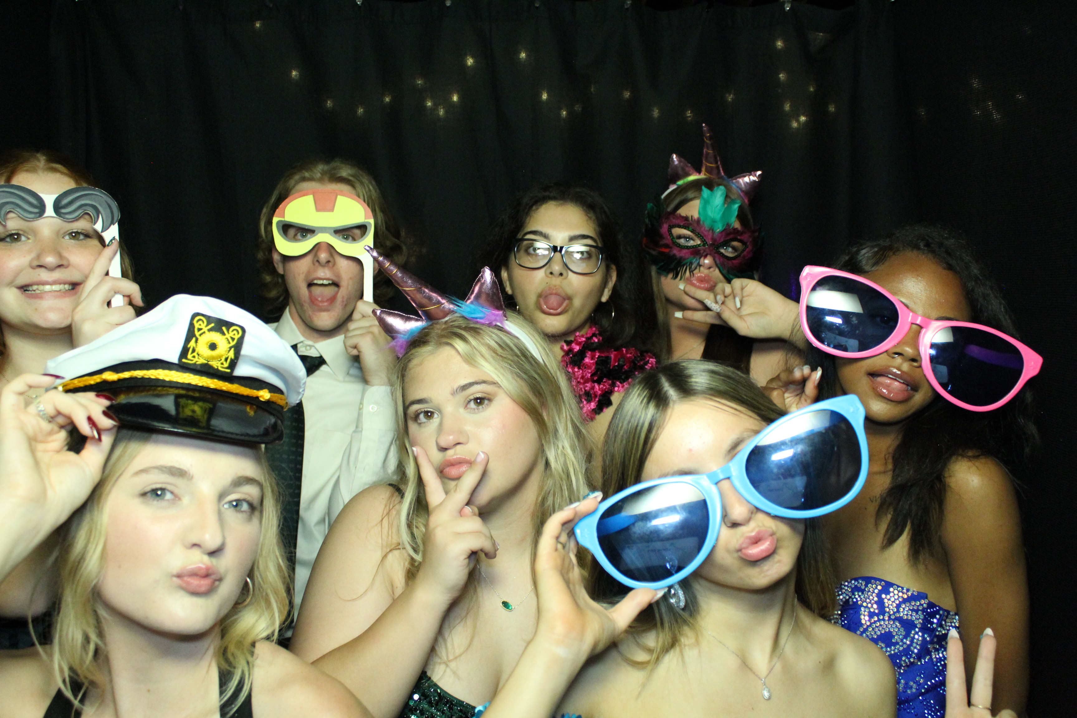 Reading Junior Senior Prom | View more photos from the event at gallery.photoboothcincy.com/u/PhotoBoothCincy/Reading-Junior-Senior-Prom