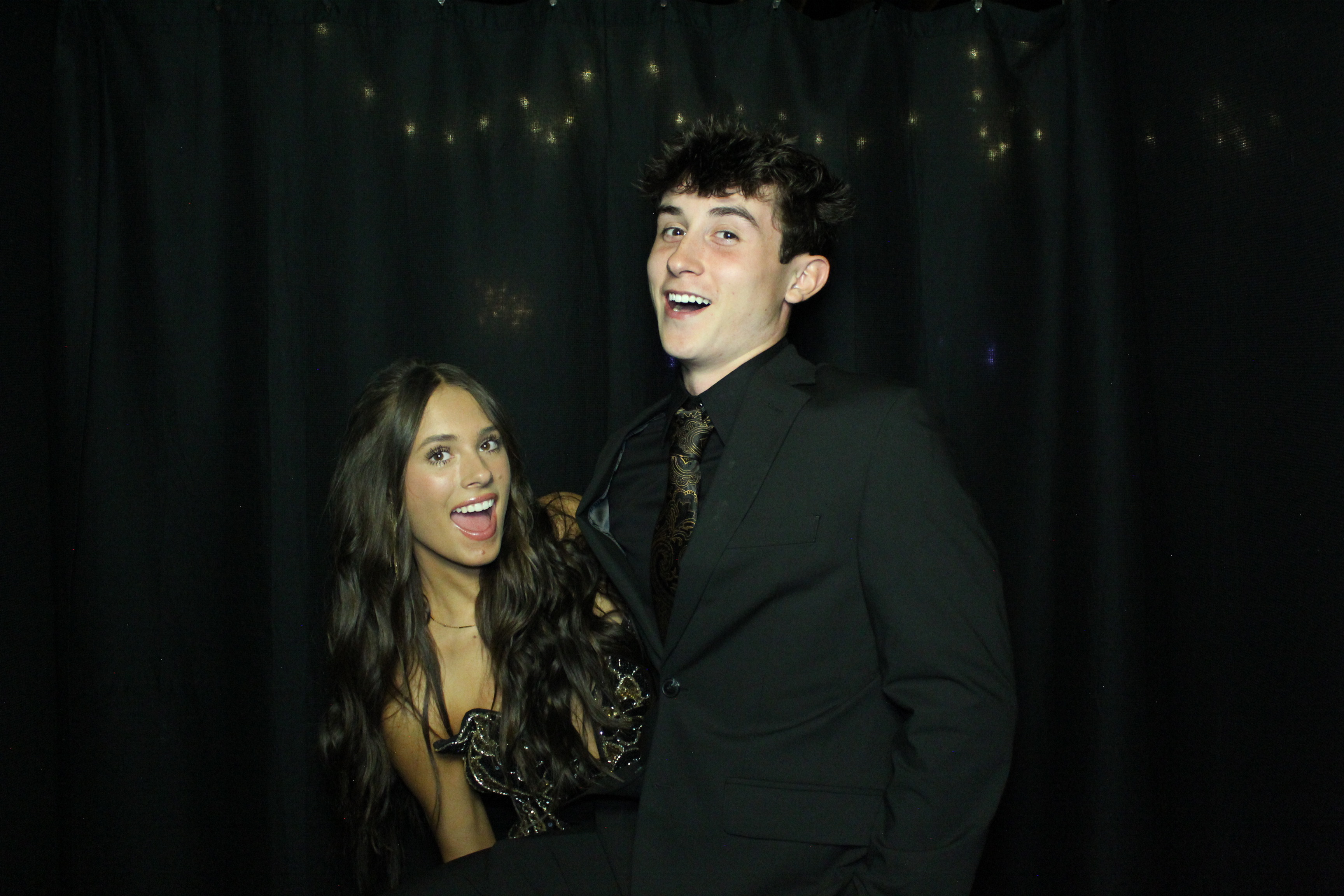 Reading Junior Senior Prom | View more photos from the event at gallery.photoboothcincy.com/u/PhotoBoothCincy/Reading-Junior-Senior-Prom