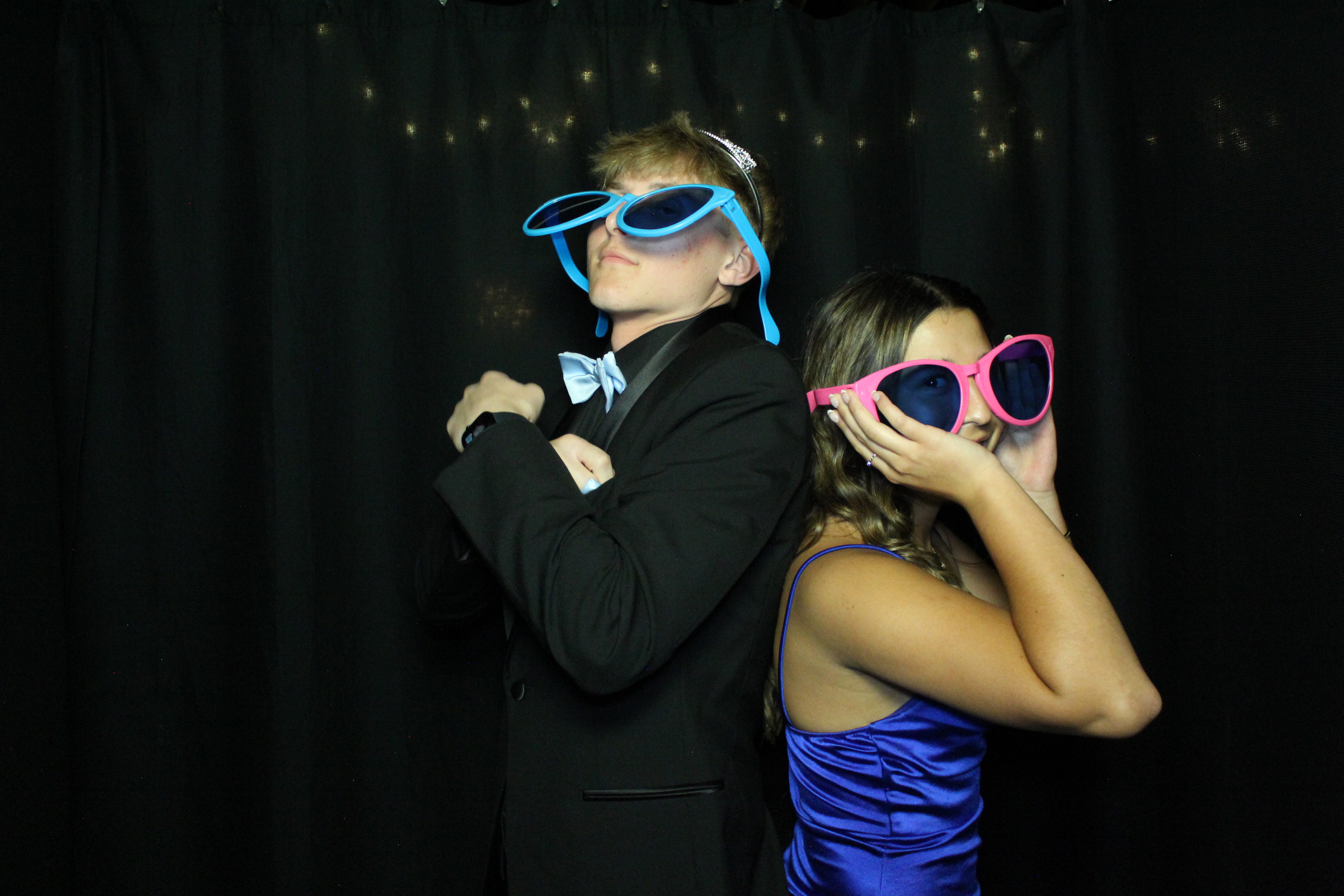 Reading Junior Senior Prom | View more photos from the event at gallery.photoboothcincy.com/u/PhotoBoothCincy/Reading-Junior-Senior-Prom