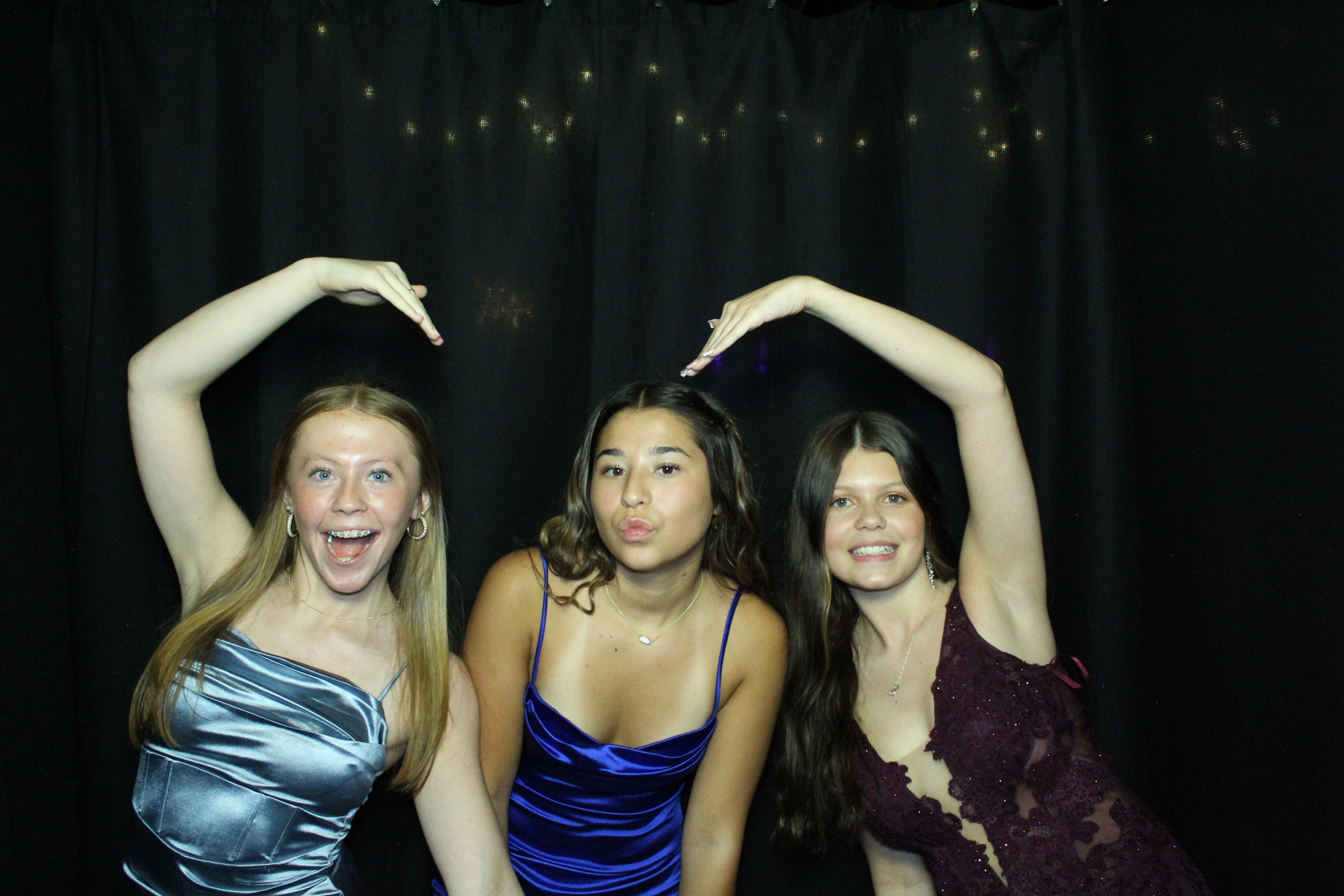 Reading Junior Senior Prom | View more photos from the event at gallery.photoboothcincy.com/u/PhotoBoothCincy/Reading-Junior-Senior-Prom