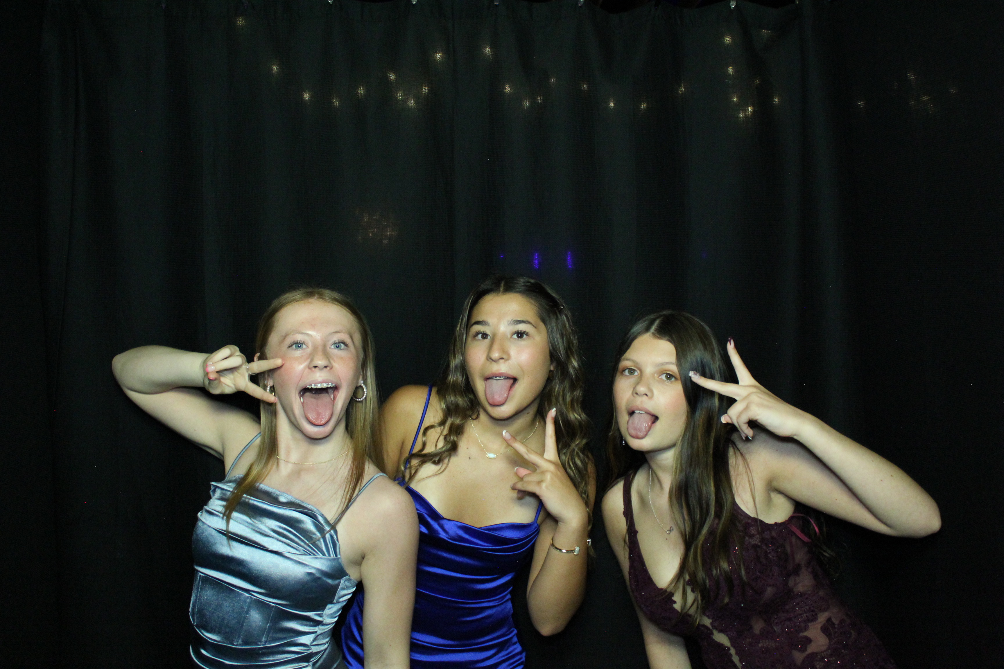 Reading Junior Senior Prom | View more photos from the event at gallery.photoboothcincy.com/u/PhotoBoothCincy/Reading-Junior-Senior-Prom