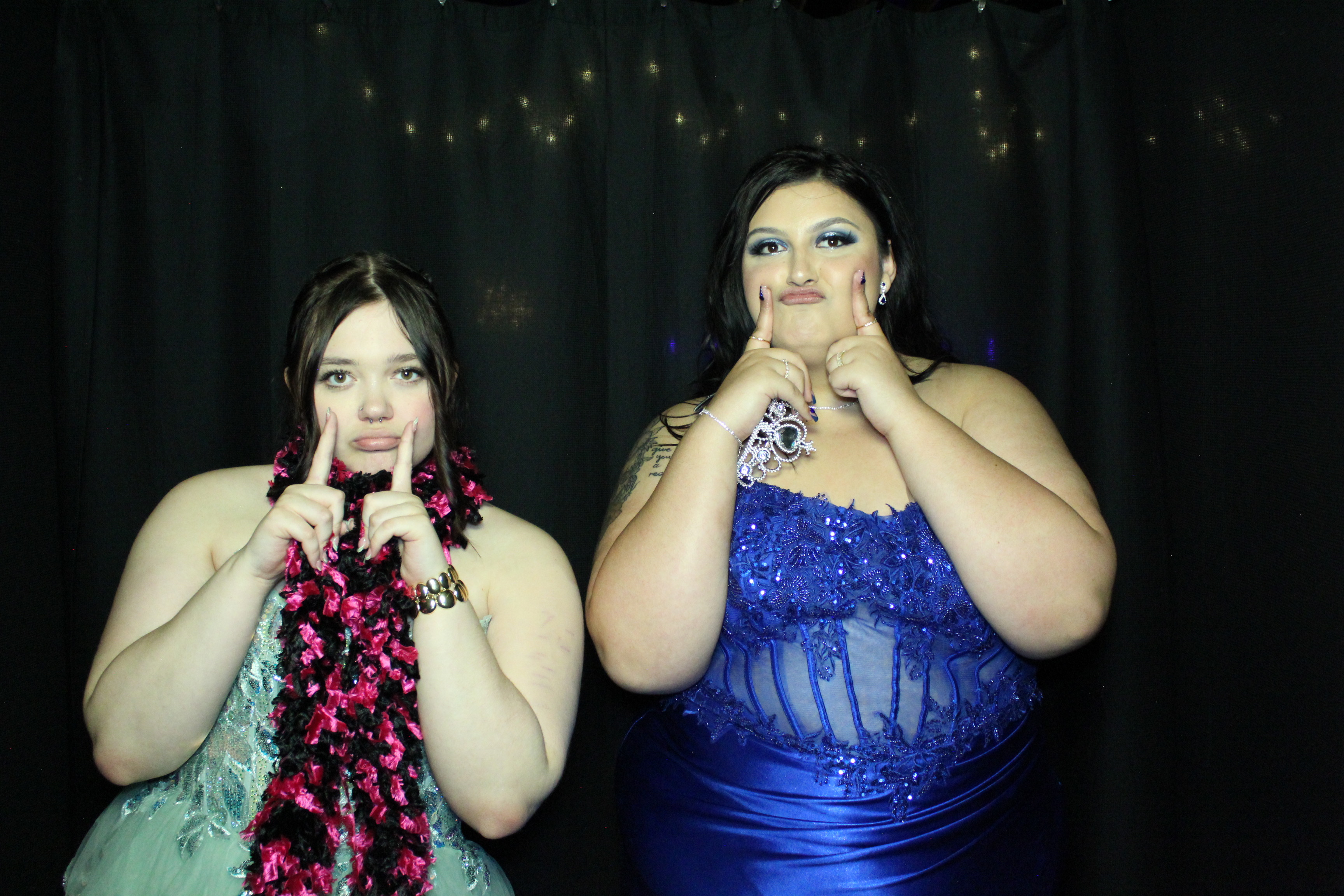 Reading Junior Senior Prom | View more photos from the event at gallery.photoboothcincy.com/u/PhotoBoothCincy/Reading-Junior-Senior-Prom