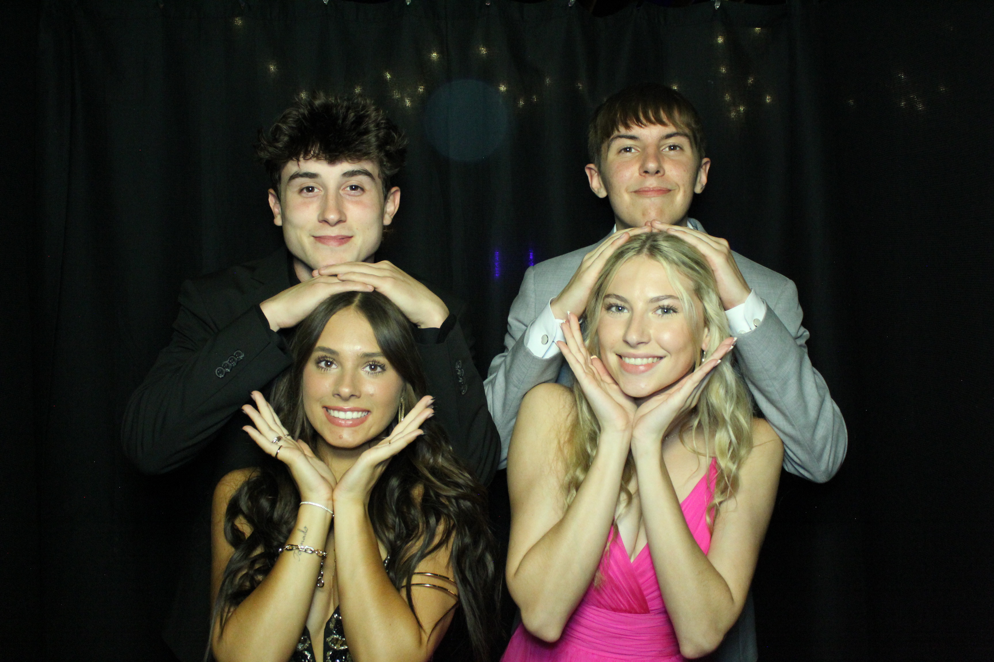 Reading Junior Senior Prom | View more photos from the event at gallery.photoboothcincy.com/u/PhotoBoothCincy/Reading-Junior-Senior-Prom