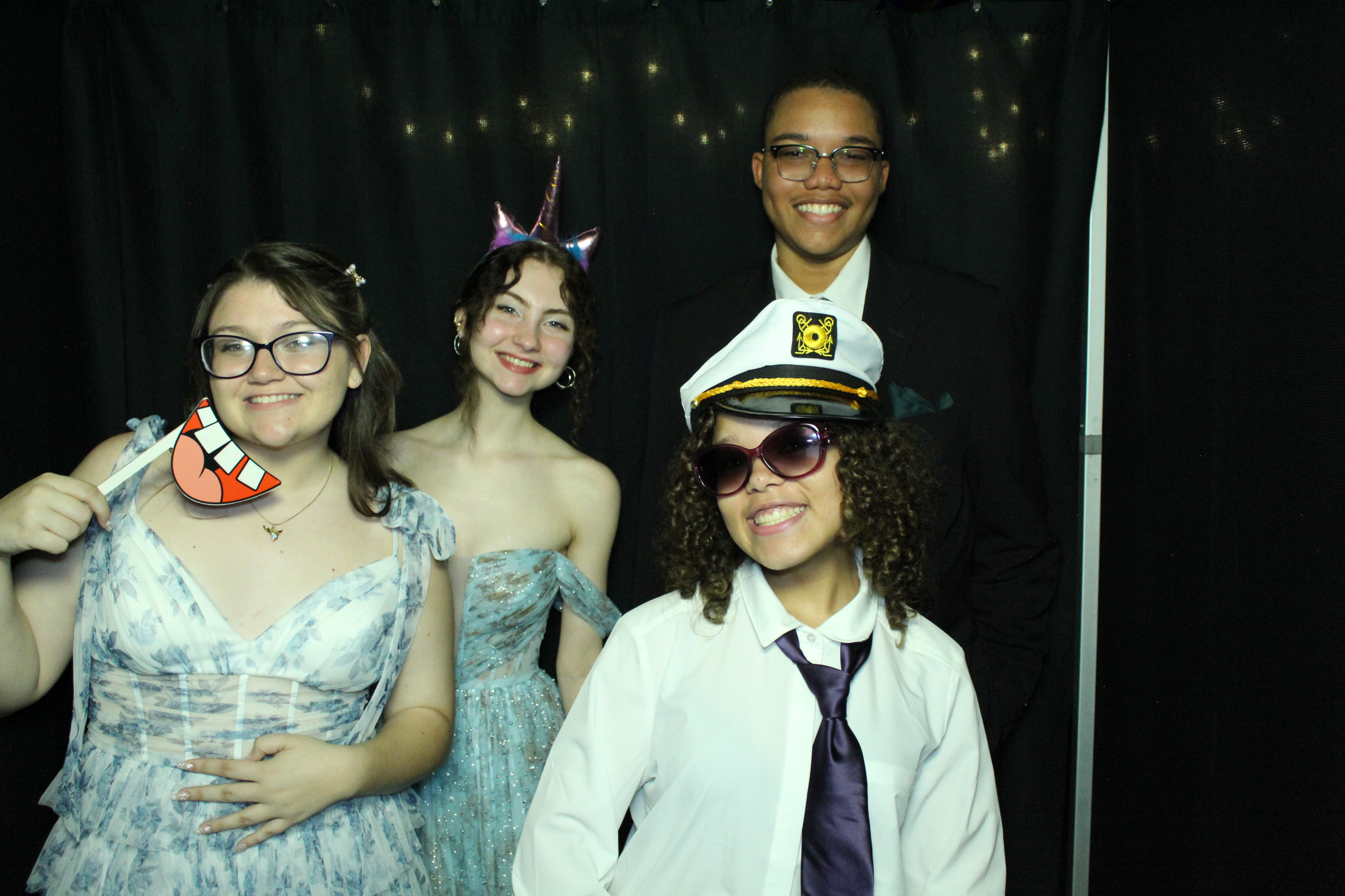 Reading Junior Senior Prom | View more photos from the event at gallery.photoboothcincy.com/u/PhotoBoothCincy/Reading-Junior-Senior-Prom