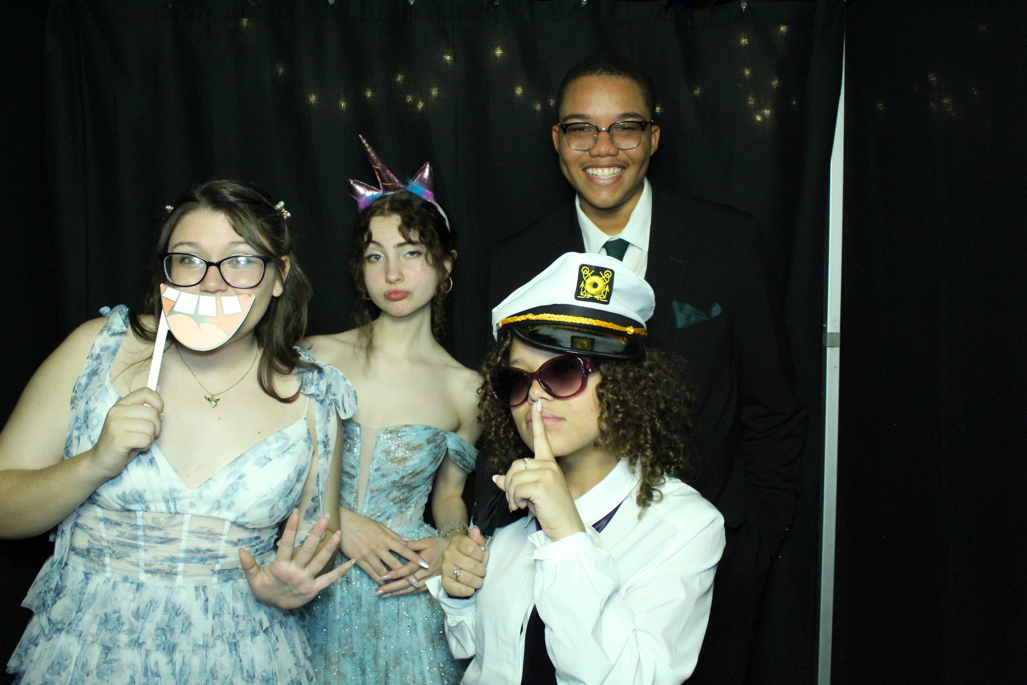 Reading Junior Senior Prom | View more photos from the event at gallery.photoboothcincy.com/u/PhotoBoothCincy/Reading-Junior-Senior-Prom
