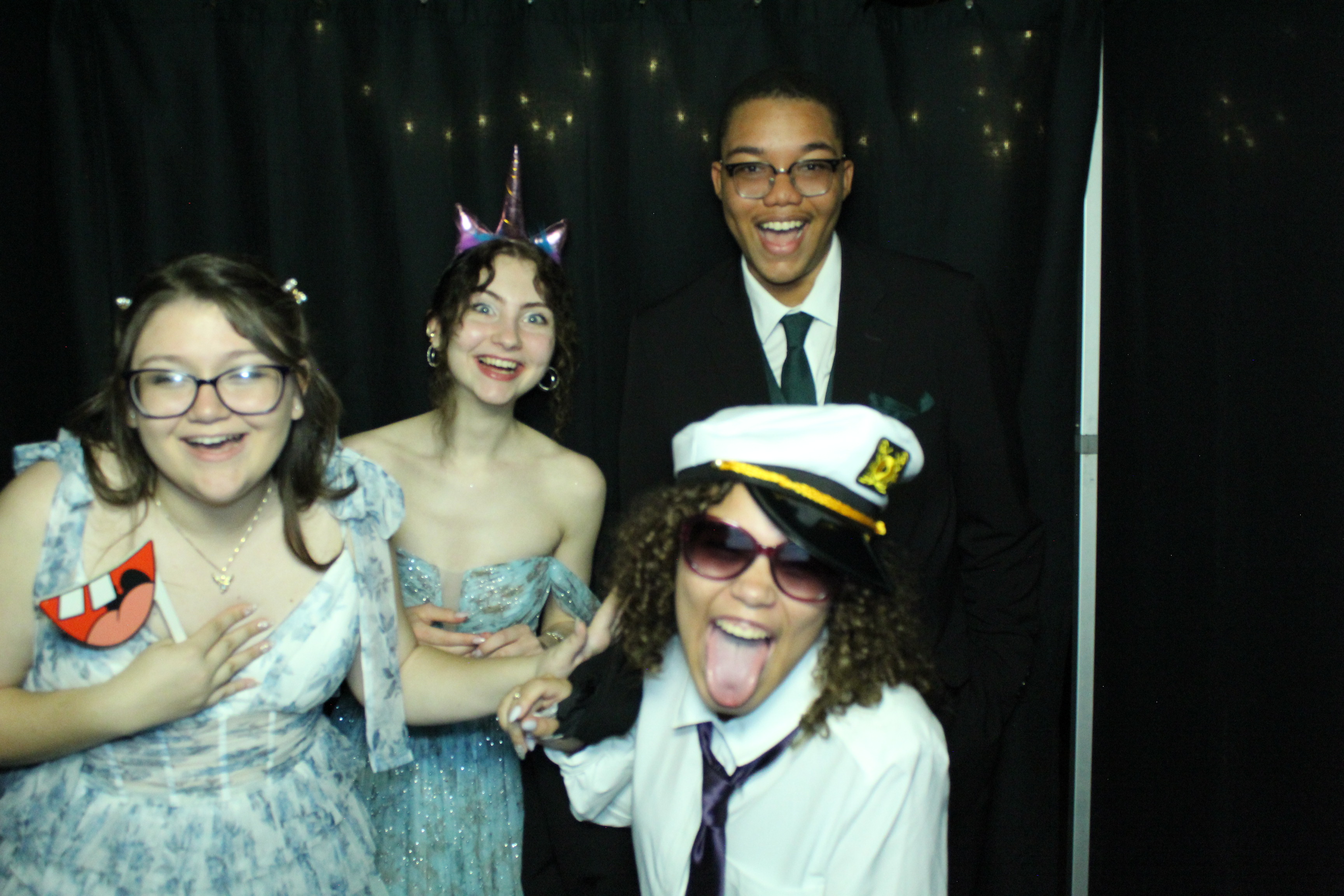 Reading Junior Senior Prom | View more photos from the event at gallery.photoboothcincy.com/u/PhotoBoothCincy/Reading-Junior-Senior-Prom
