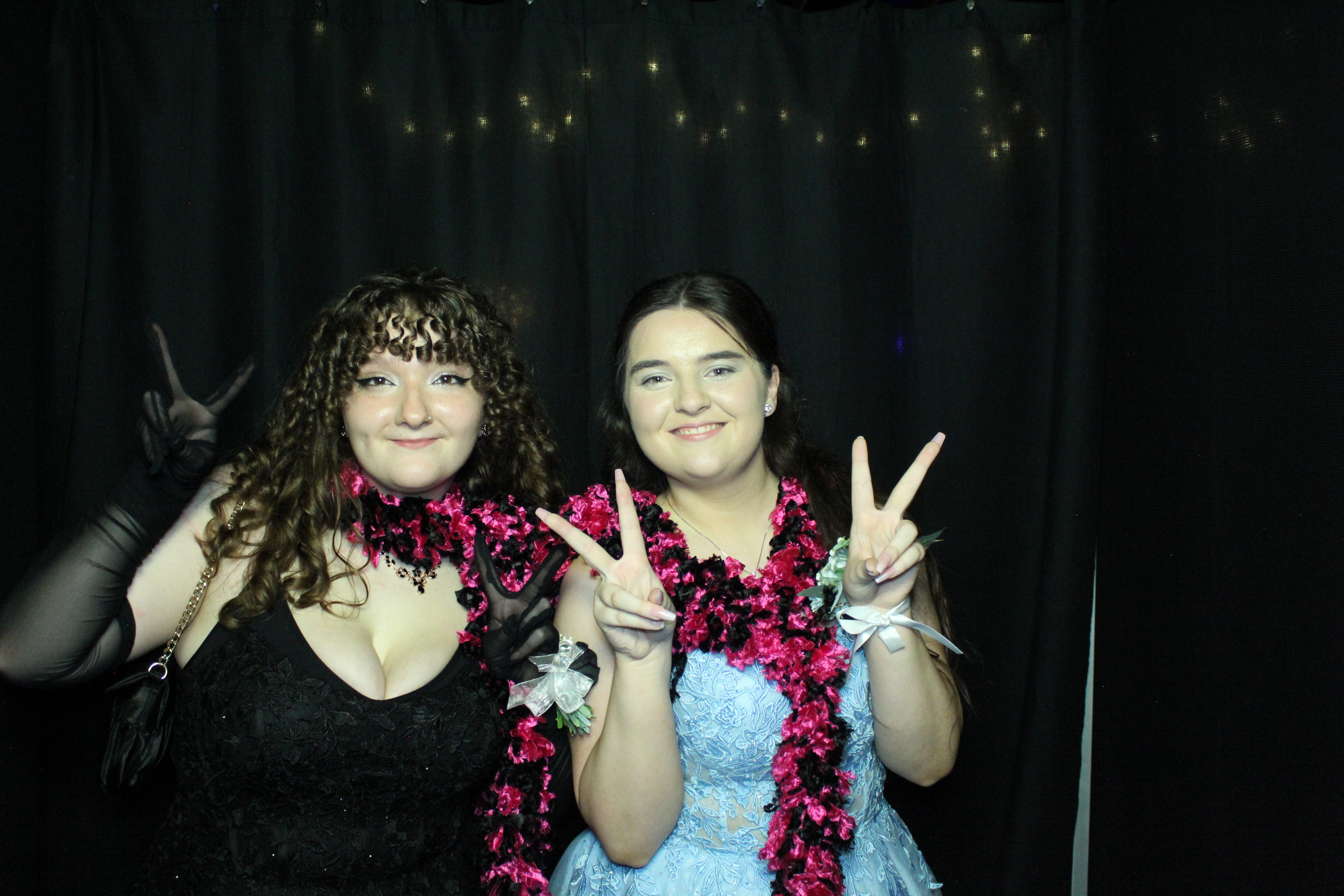Reading Junior Senior Prom | View more photos from the event at gallery.photoboothcincy.com/u/PhotoBoothCincy/Reading-Junior-Senior-Prom