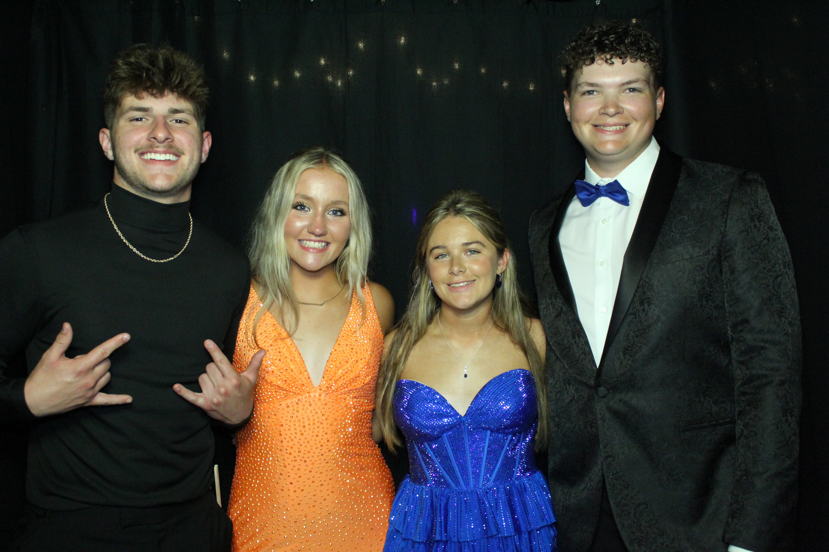 Reading Junior Senior Prom | View more photos from the event at gallery.photoboothcincy.com/u/PhotoBoothCincy/Reading-Junior-Senior-Prom