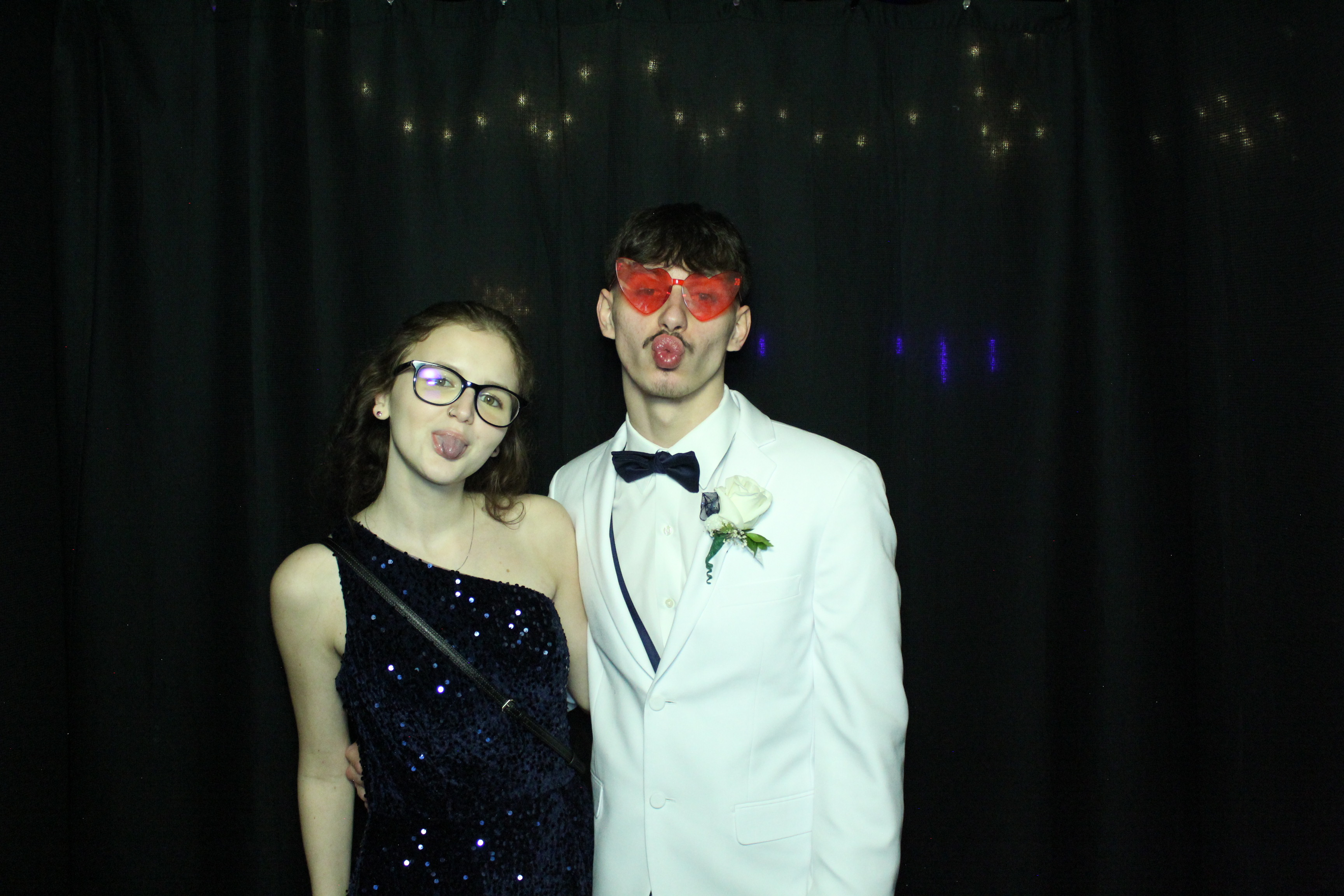 Reading Junior Senior Prom | View more photos from the event at gallery.photoboothcincy.com/u/PhotoBoothCincy/Reading-Junior-Senior-Prom
