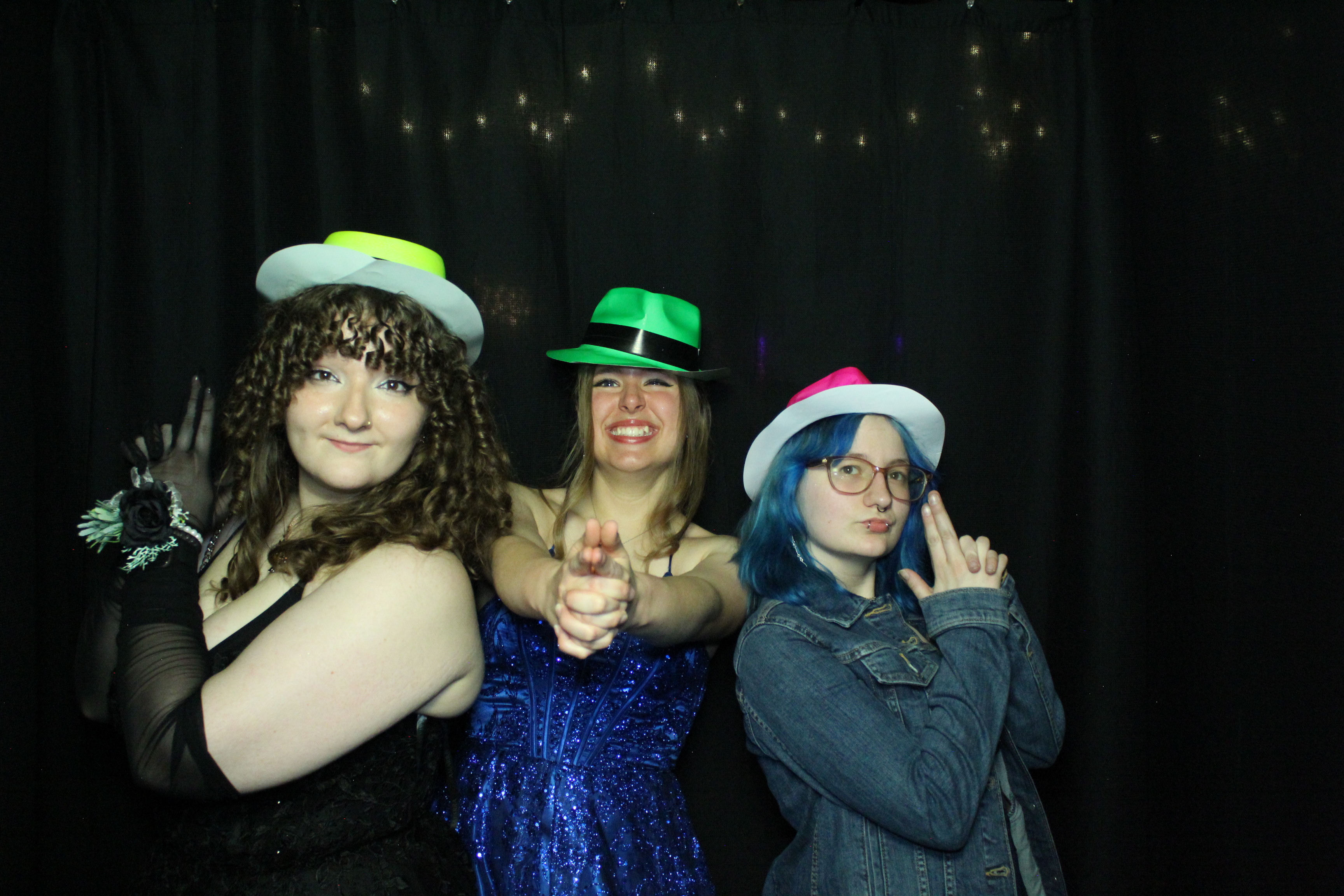 Reading Junior Senior Prom | View more photos from the event at gallery.photoboothcincy.com/u/PhotoBoothCincy/Reading-Junior-Senior-Prom