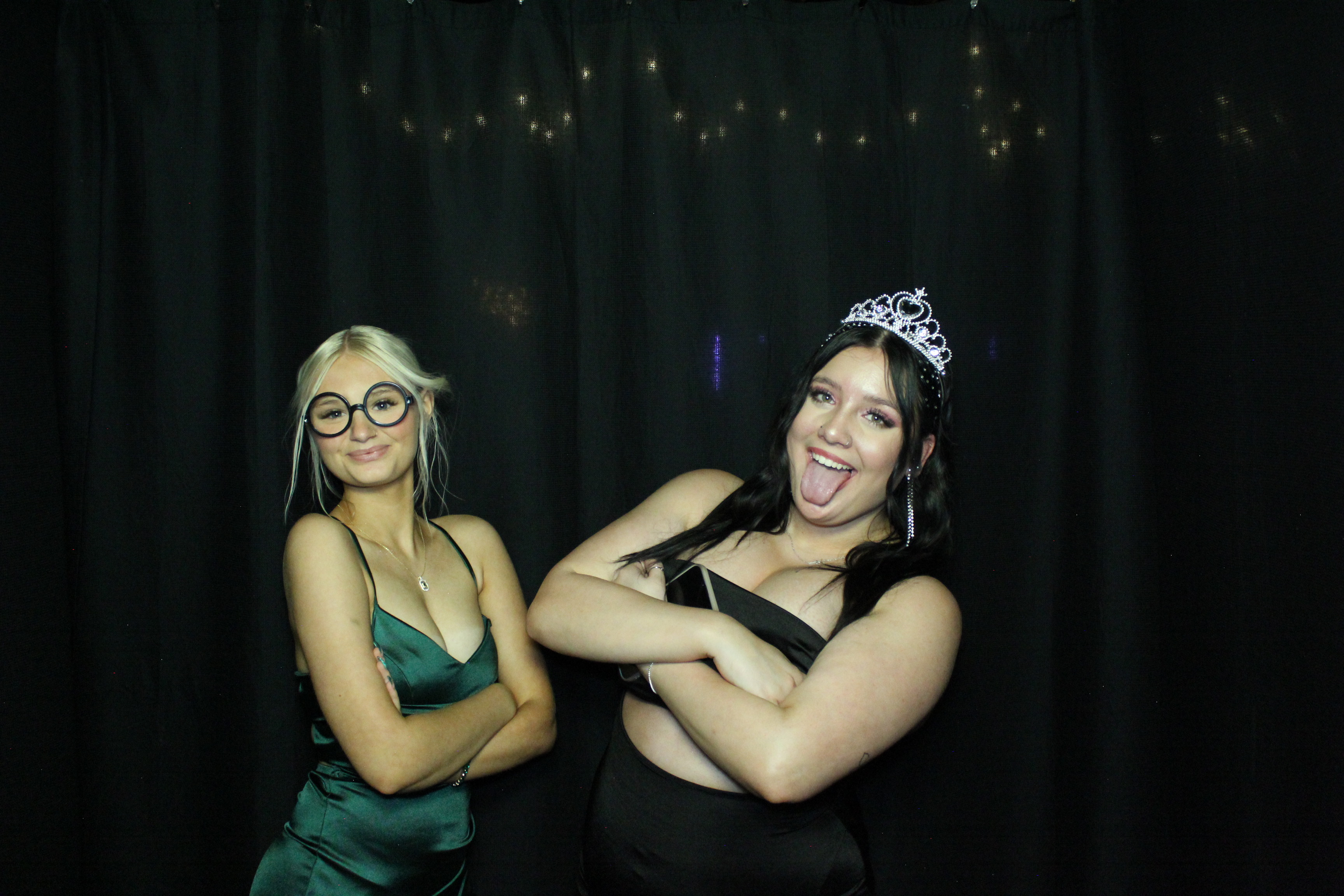 Reading Junior Senior Prom | View more photos from the event at gallery.photoboothcincy.com/u/PhotoBoothCincy/Reading-Junior-Senior-Prom