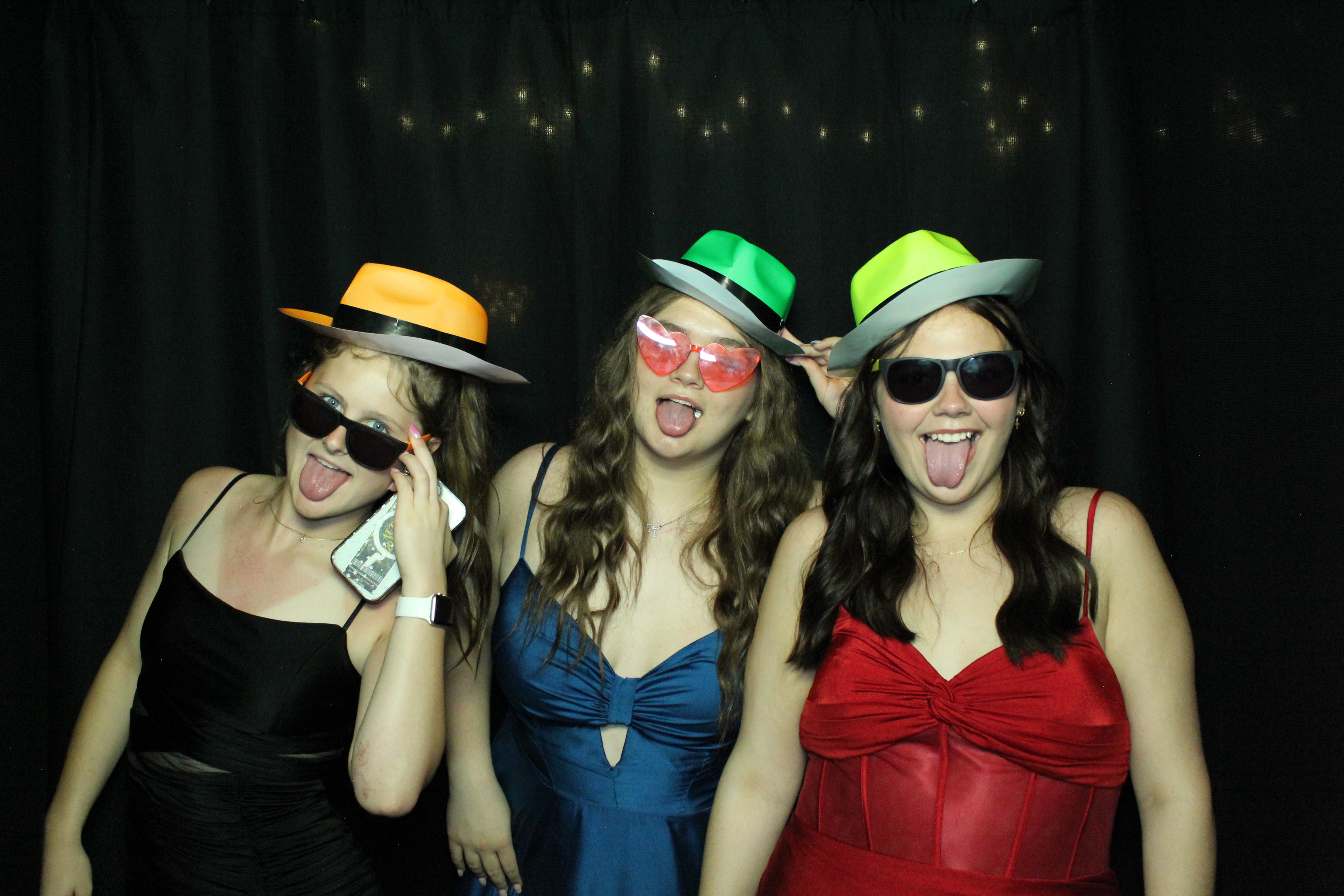 Reading Junior Senior Prom | View more photos from the event at gallery.photoboothcincy.com/u/PhotoBoothCincy/Reading-Junior-Senior-Prom