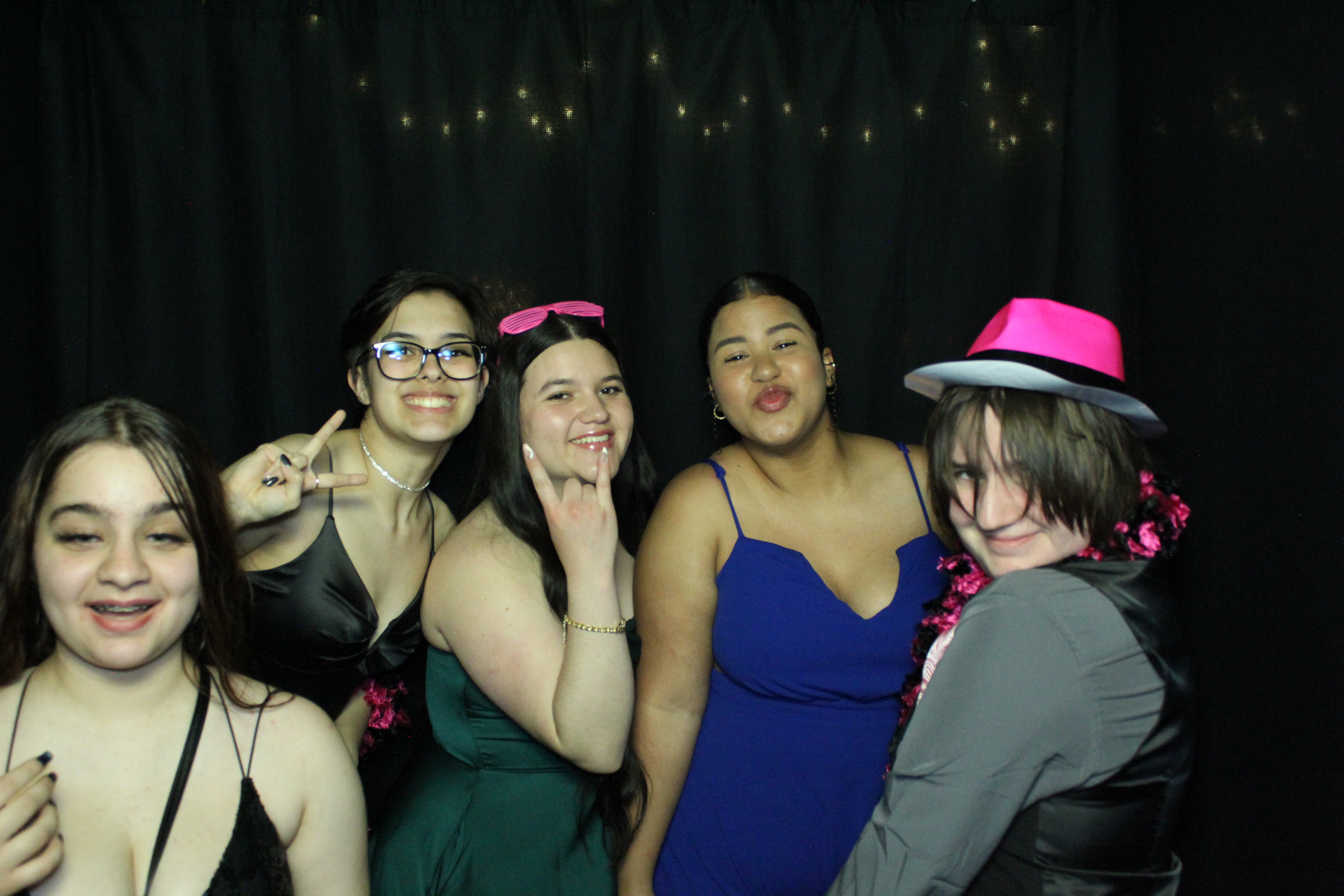 Reading Junior Senior Prom | View more photos from the event at gallery.photoboothcincy.com/u/PhotoBoothCincy/Reading-Junior-Senior-Prom