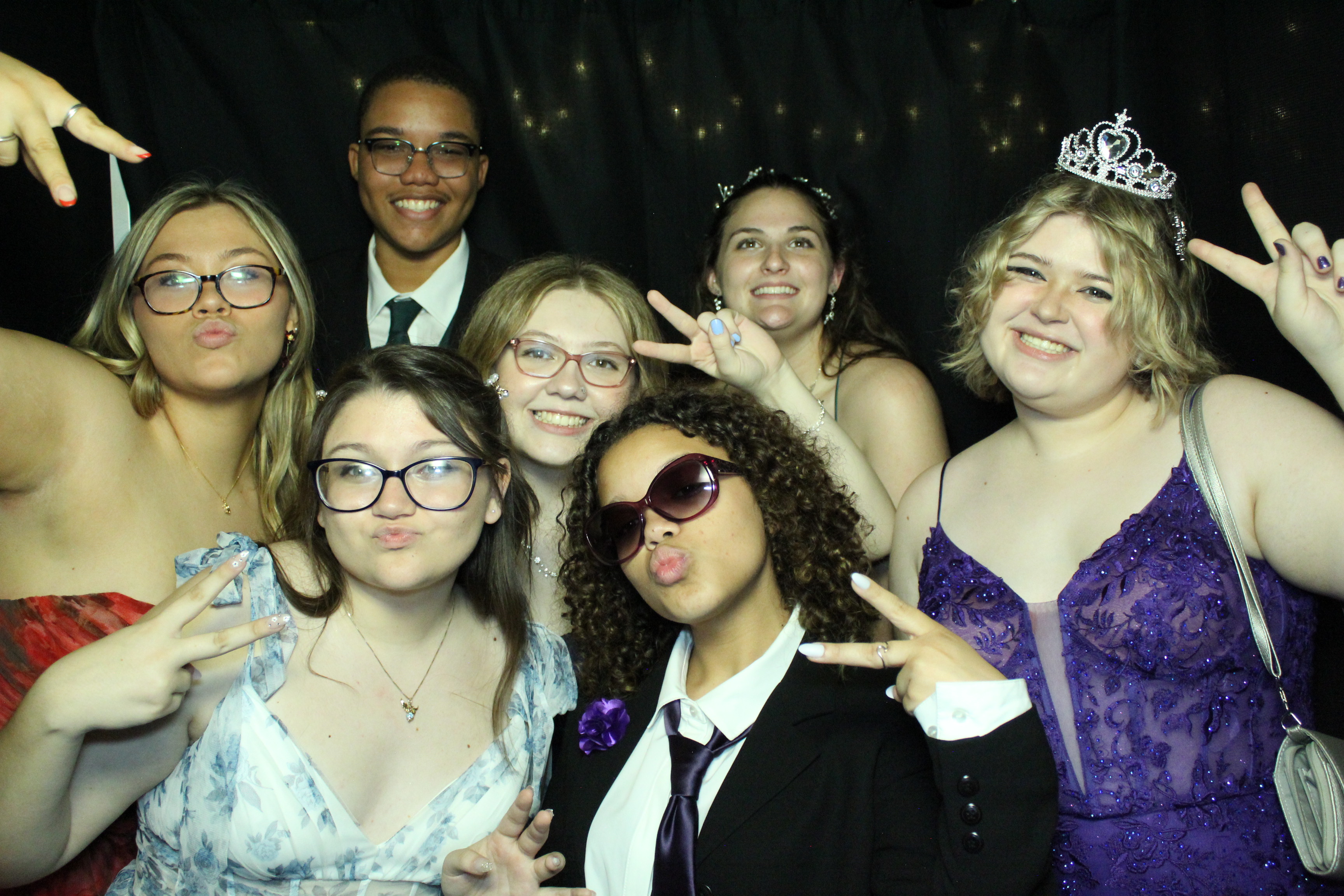 Reading Junior Senior Prom | View more photos from the event at gallery.photoboothcincy.com/u/PhotoBoothCincy/Reading-Junior-Senior-Prom