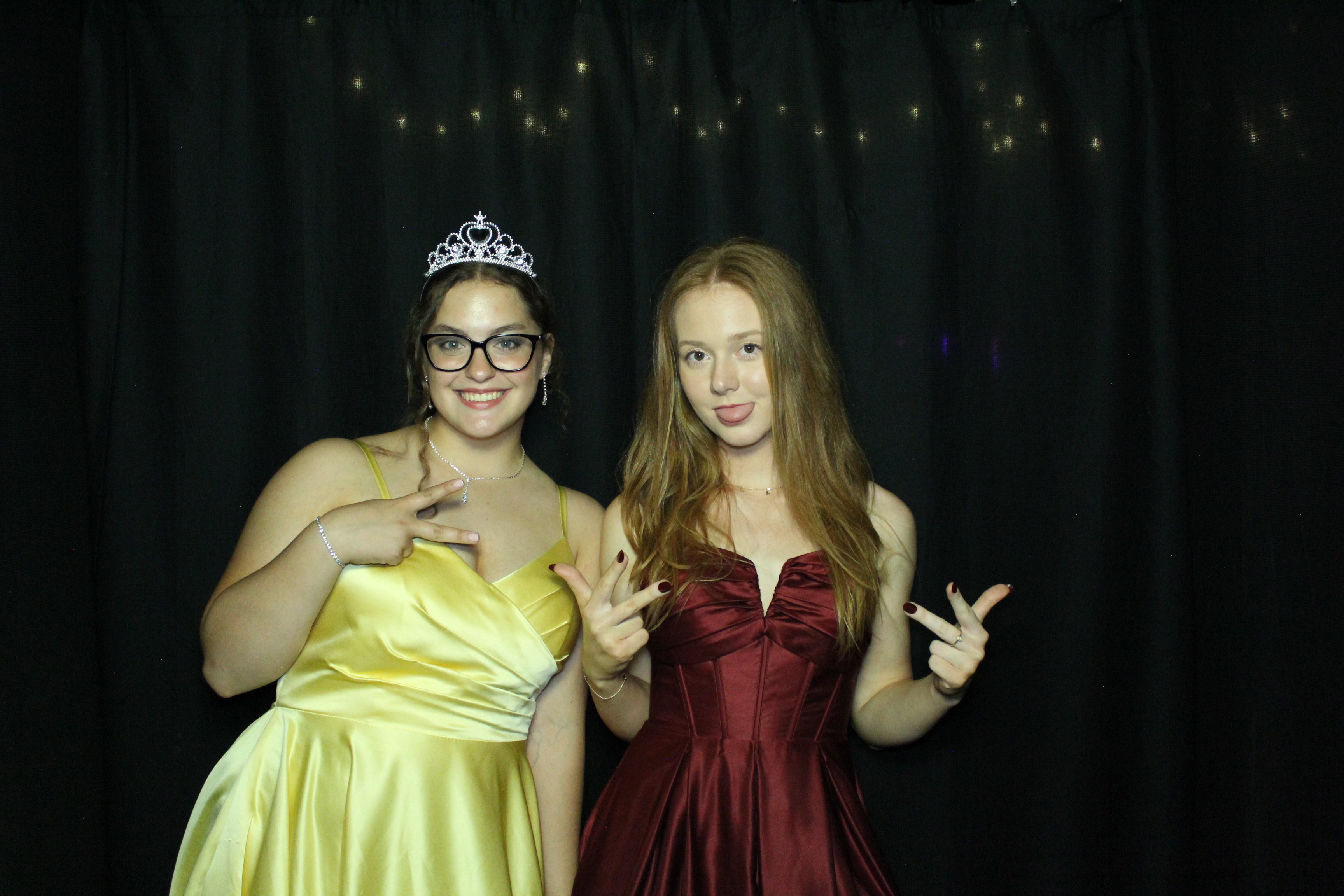 Reading Junior Senior Prom | View more photos from the event at gallery.photoboothcincy.com/u/PhotoBoothCincy/Reading-Junior-Senior-Prom