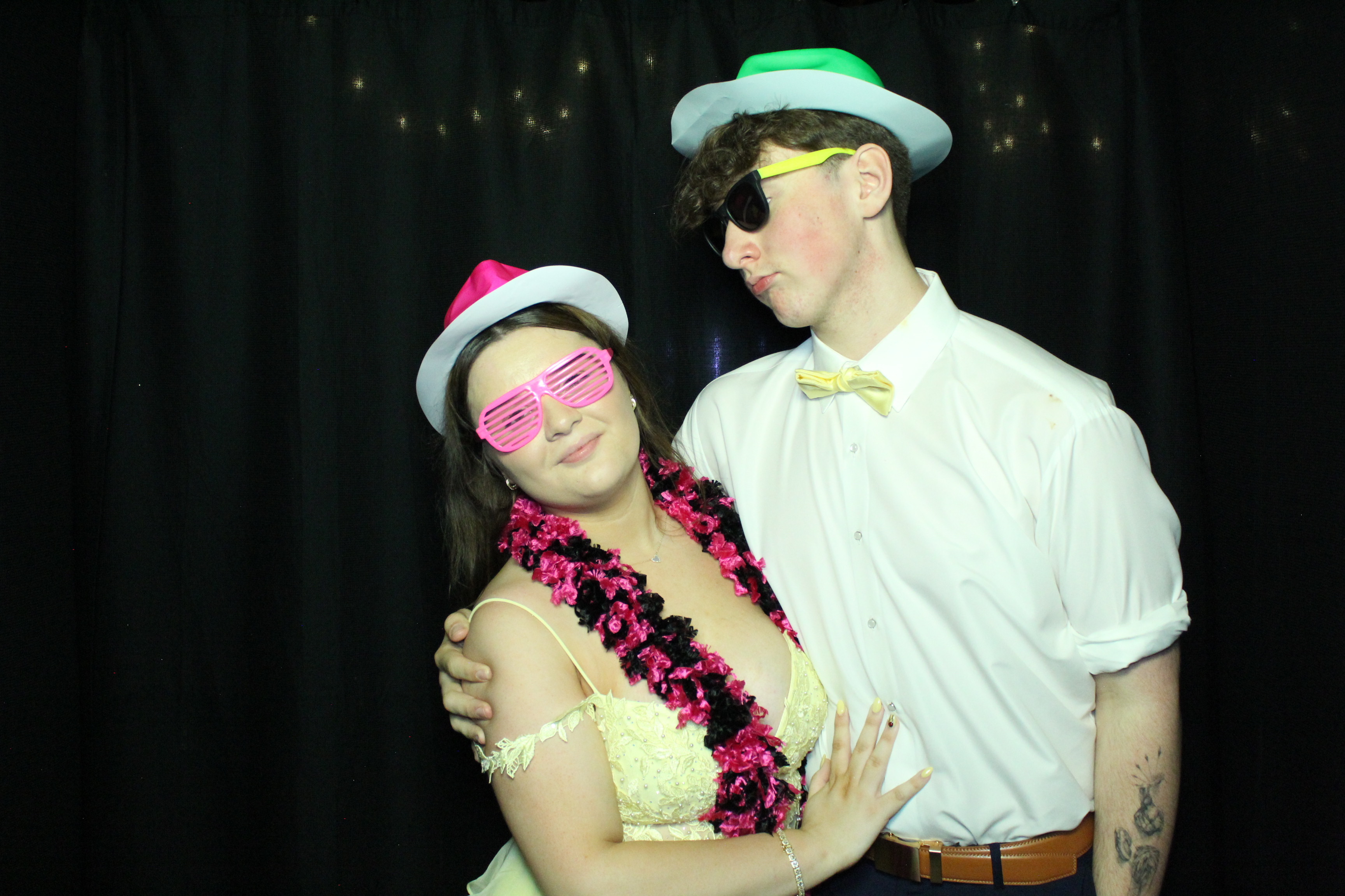 Reading Junior Senior Prom | View more photos from the event at gallery.photoboothcincy.com/u/PhotoBoothCincy/Reading-Junior-Senior-Prom