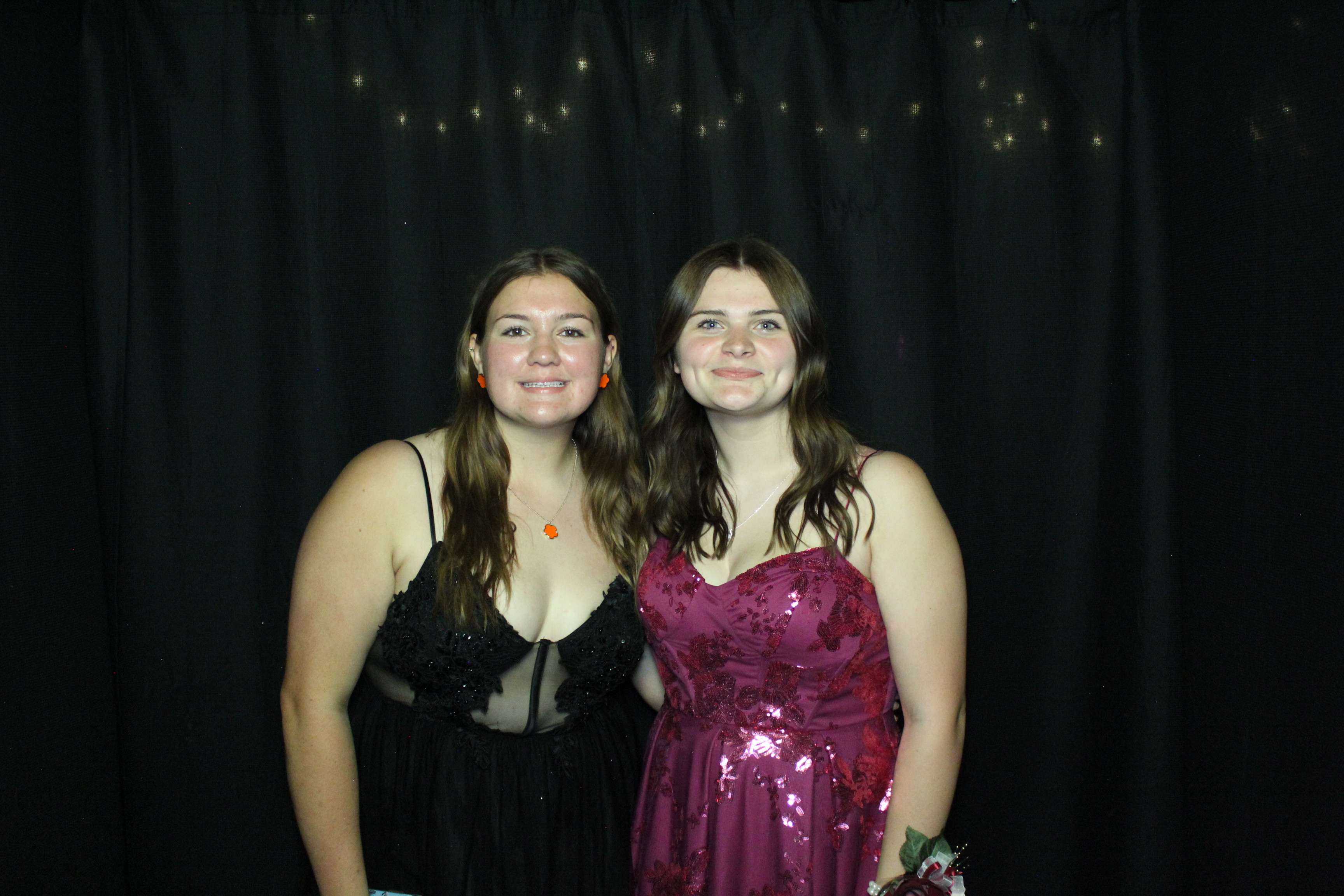 Reading Junior Senior Prom | View more photos from the event at gallery.photoboothcincy.com/u/PhotoBoothCincy/Reading-Junior-Senior-Prom