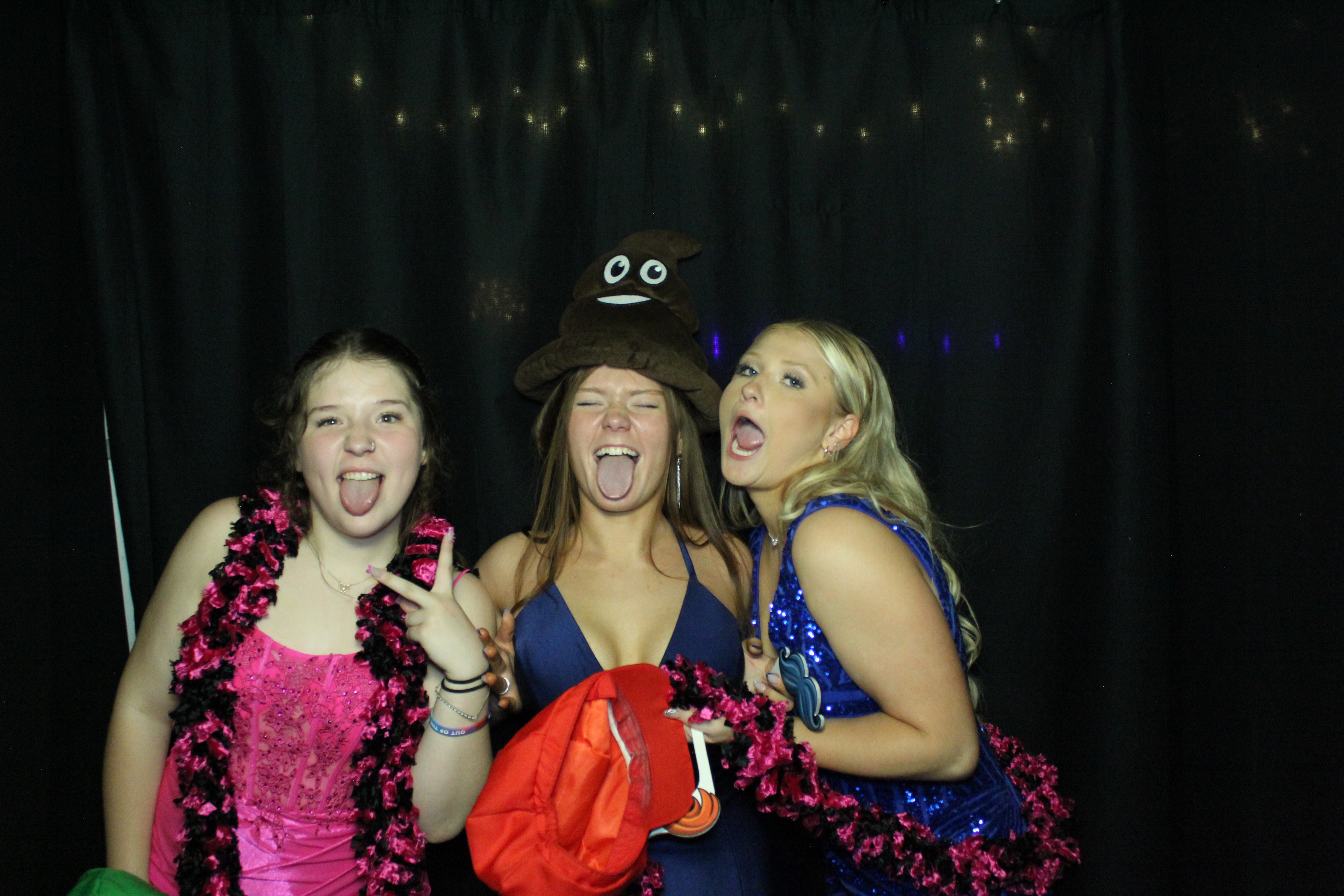 Reading Junior Senior Prom | View more photos from the event at gallery.photoboothcincy.com/u/PhotoBoothCincy/Reading-Junior-Senior-Prom