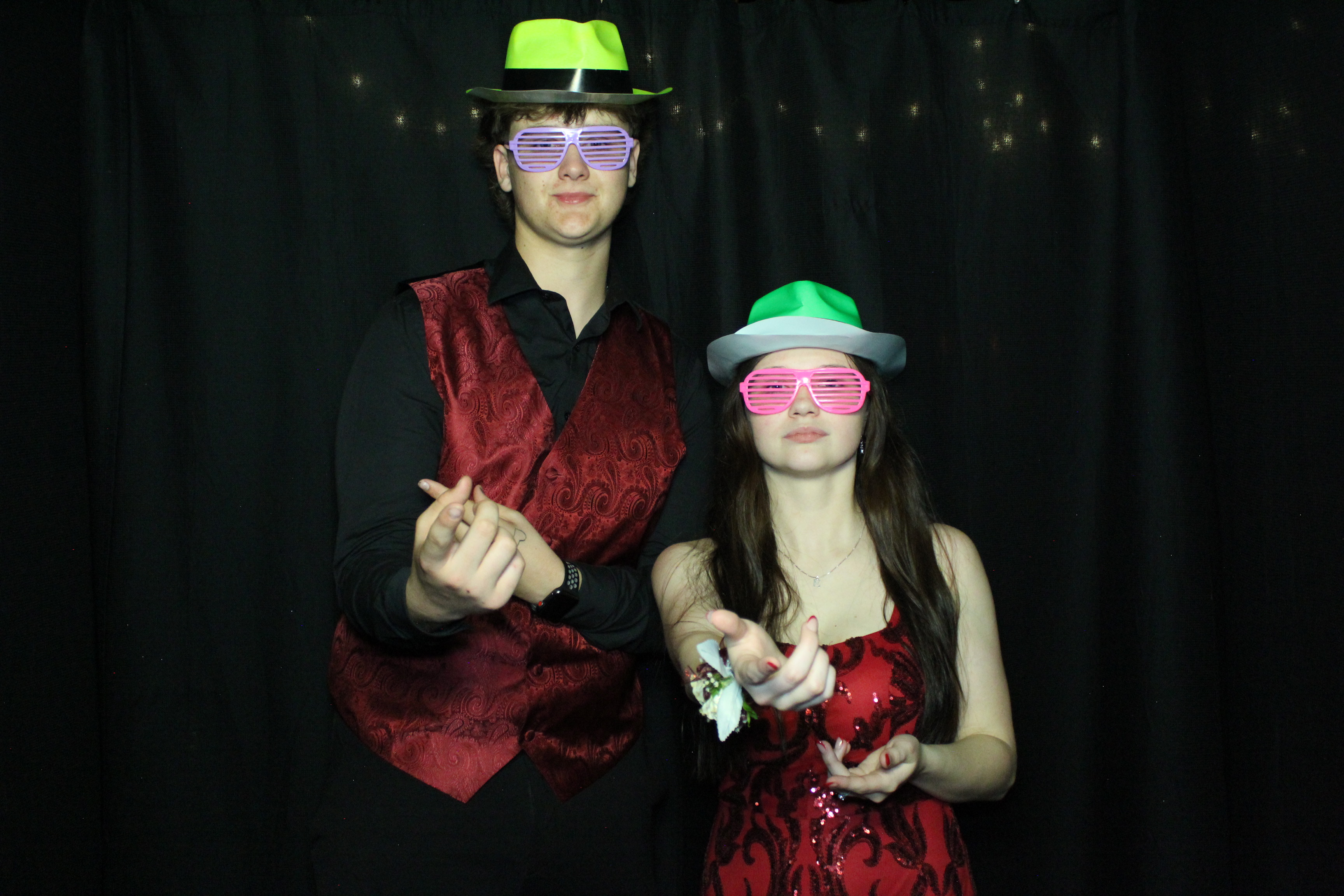 Reading Junior Senior Prom | View more photos from the event at gallery.photoboothcincy.com/u/PhotoBoothCincy/Reading-Junior-Senior-Prom