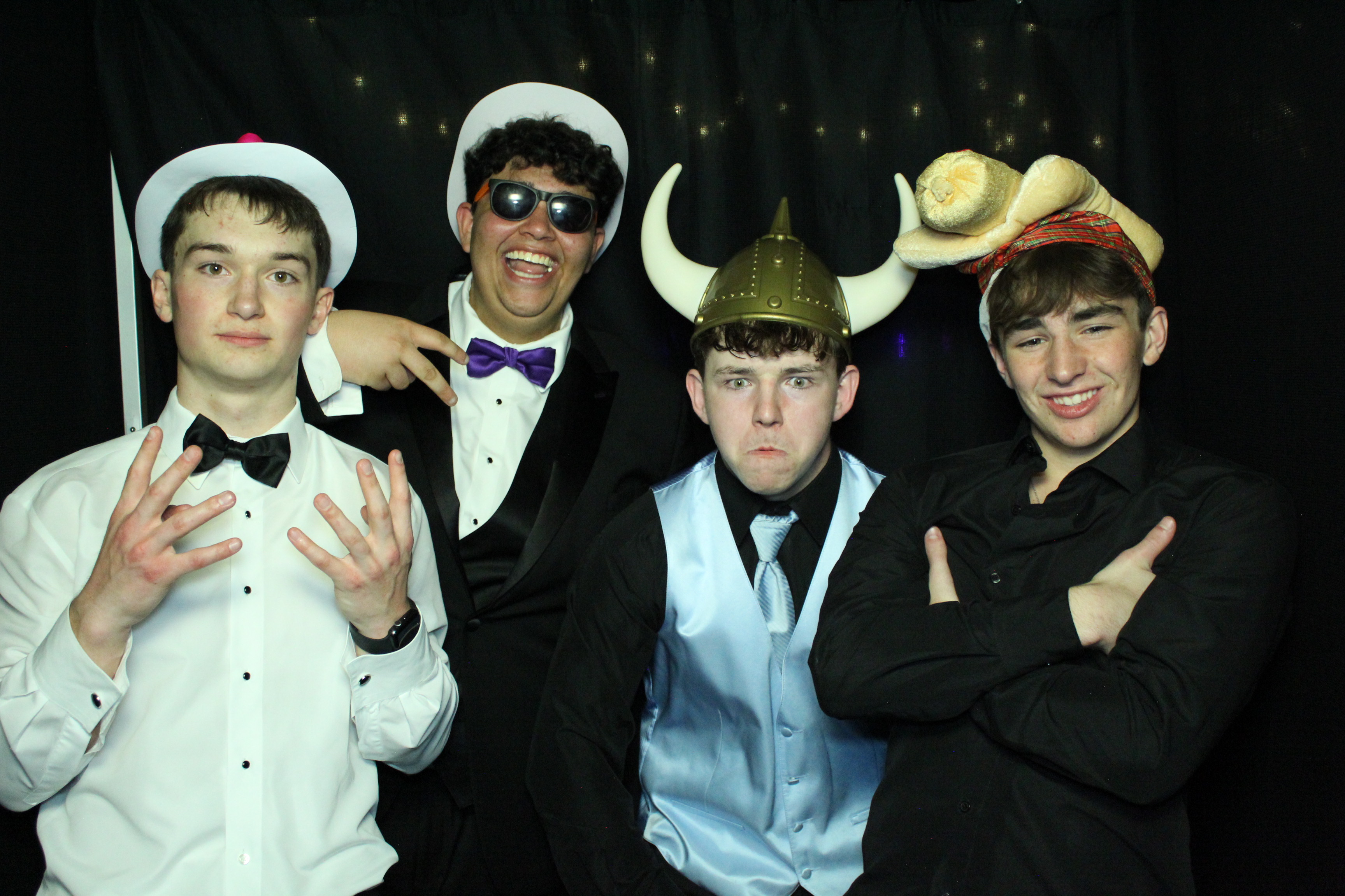 Reading Junior Senior Prom | View more photos from the event at gallery.photoboothcincy.com/u/PhotoBoothCincy/Reading-Junior-Senior-Prom