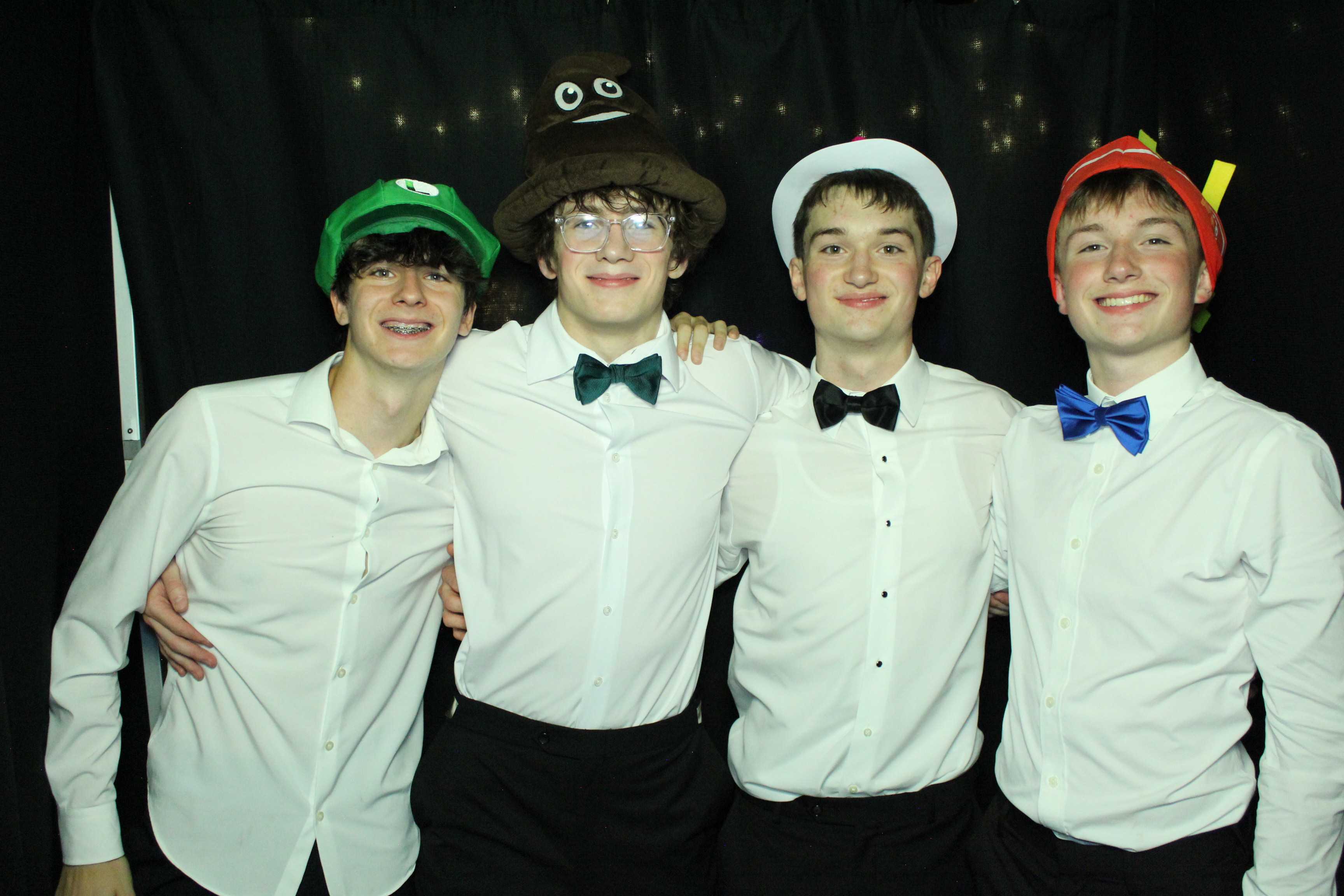Reading Junior Senior Prom | View more photos from the event at gallery.photoboothcincy.com/u/PhotoBoothCincy/Reading-Junior-Senior-Prom