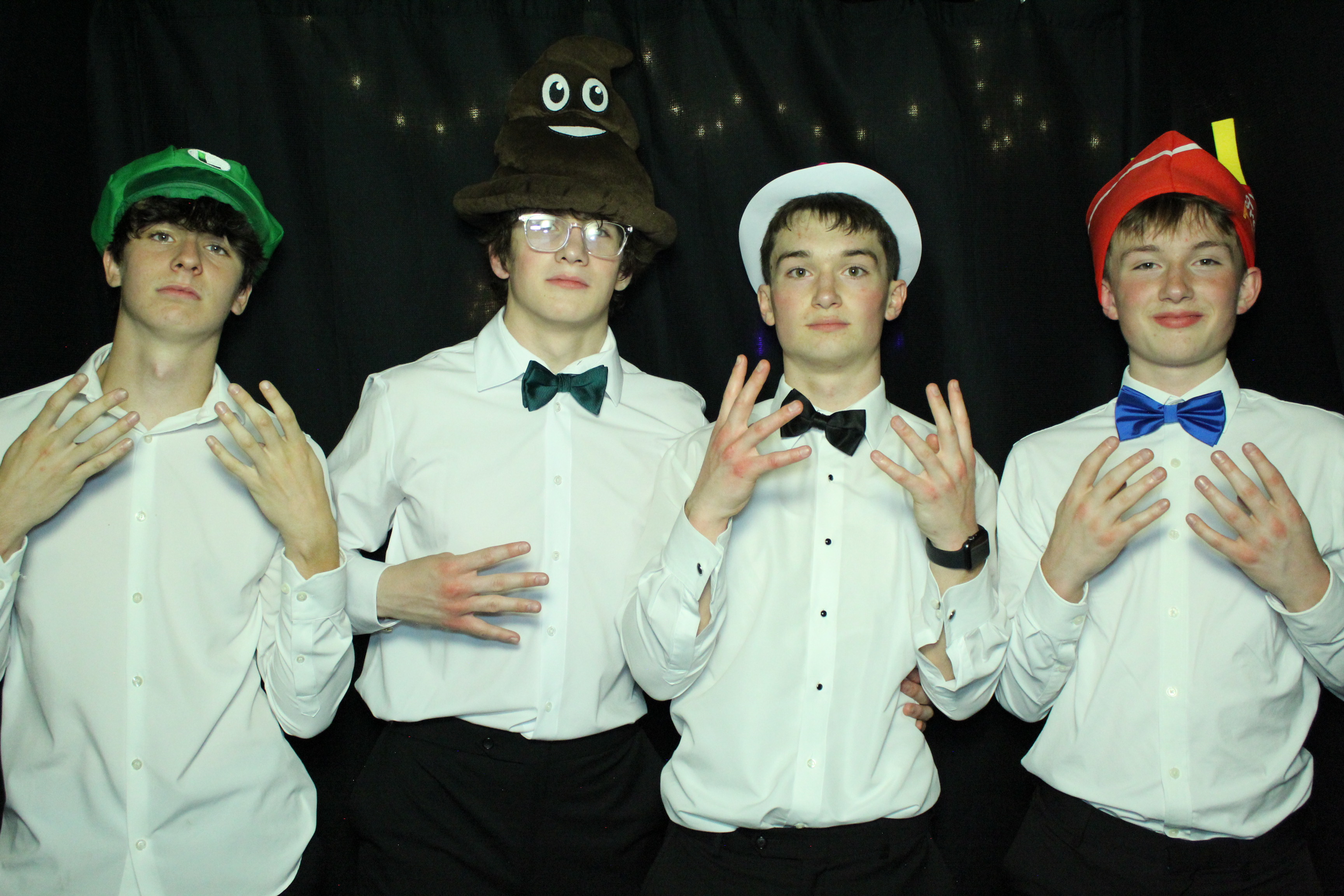 Reading Junior Senior Prom | View more photos from the event at gallery.photoboothcincy.com/u/PhotoBoothCincy/Reading-Junior-Senior-Prom