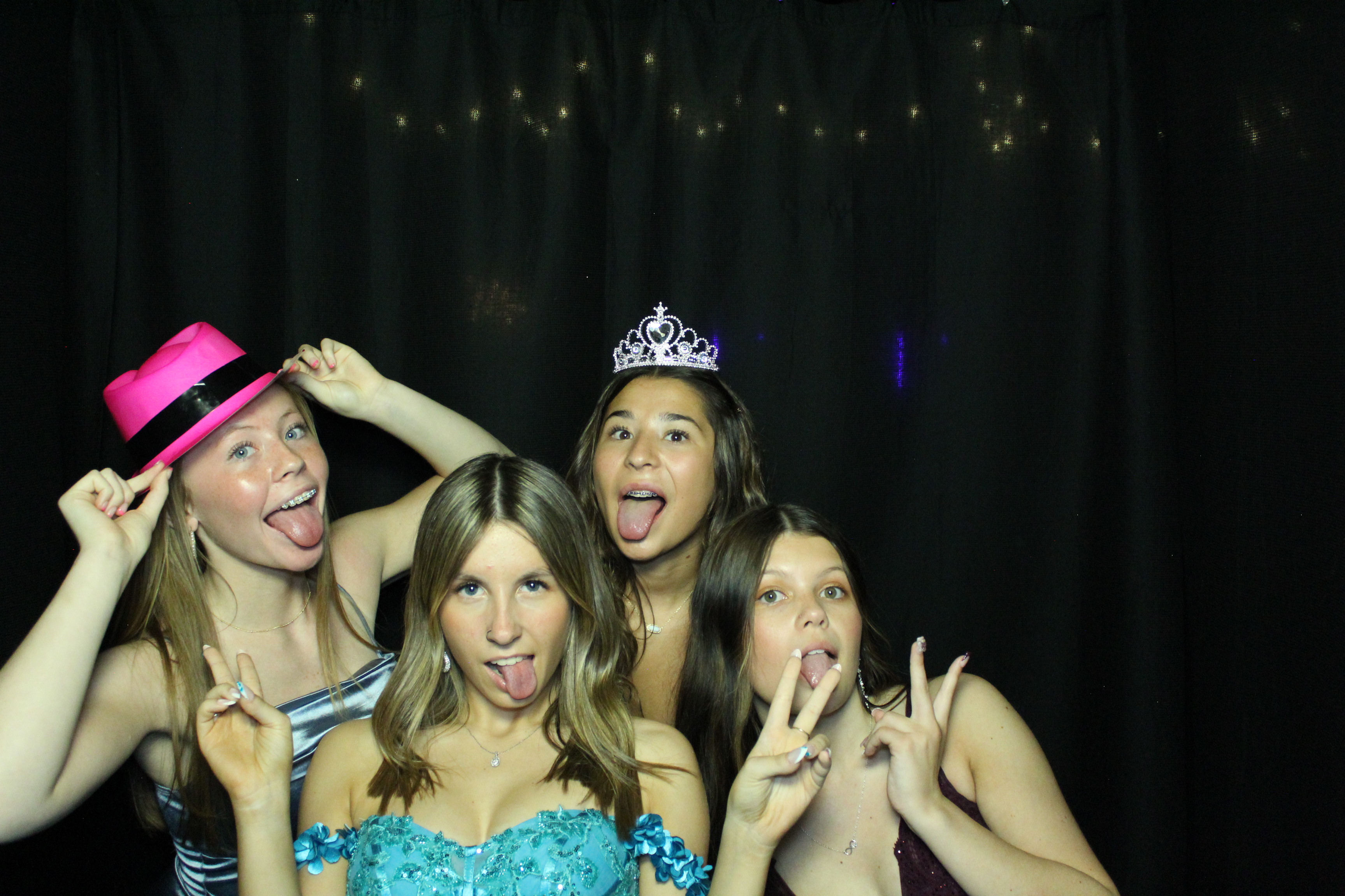 Reading Junior Senior Prom | View more photos from the event at gallery.photoboothcincy.com/u/PhotoBoothCincy/Reading-Junior-Senior-Prom