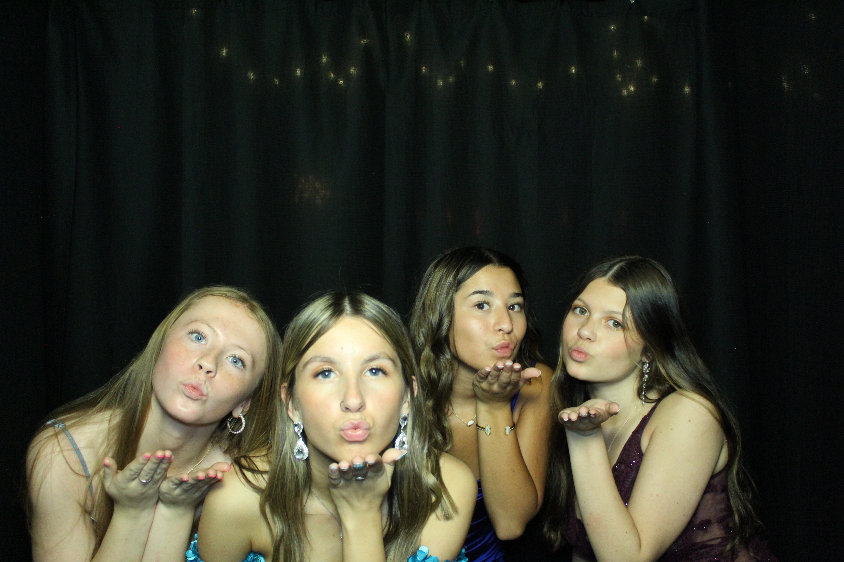 Reading Junior Senior Prom | View more photos from the event at gallery.photoboothcincy.com/u/PhotoBoothCincy/Reading-Junior-Senior-Prom