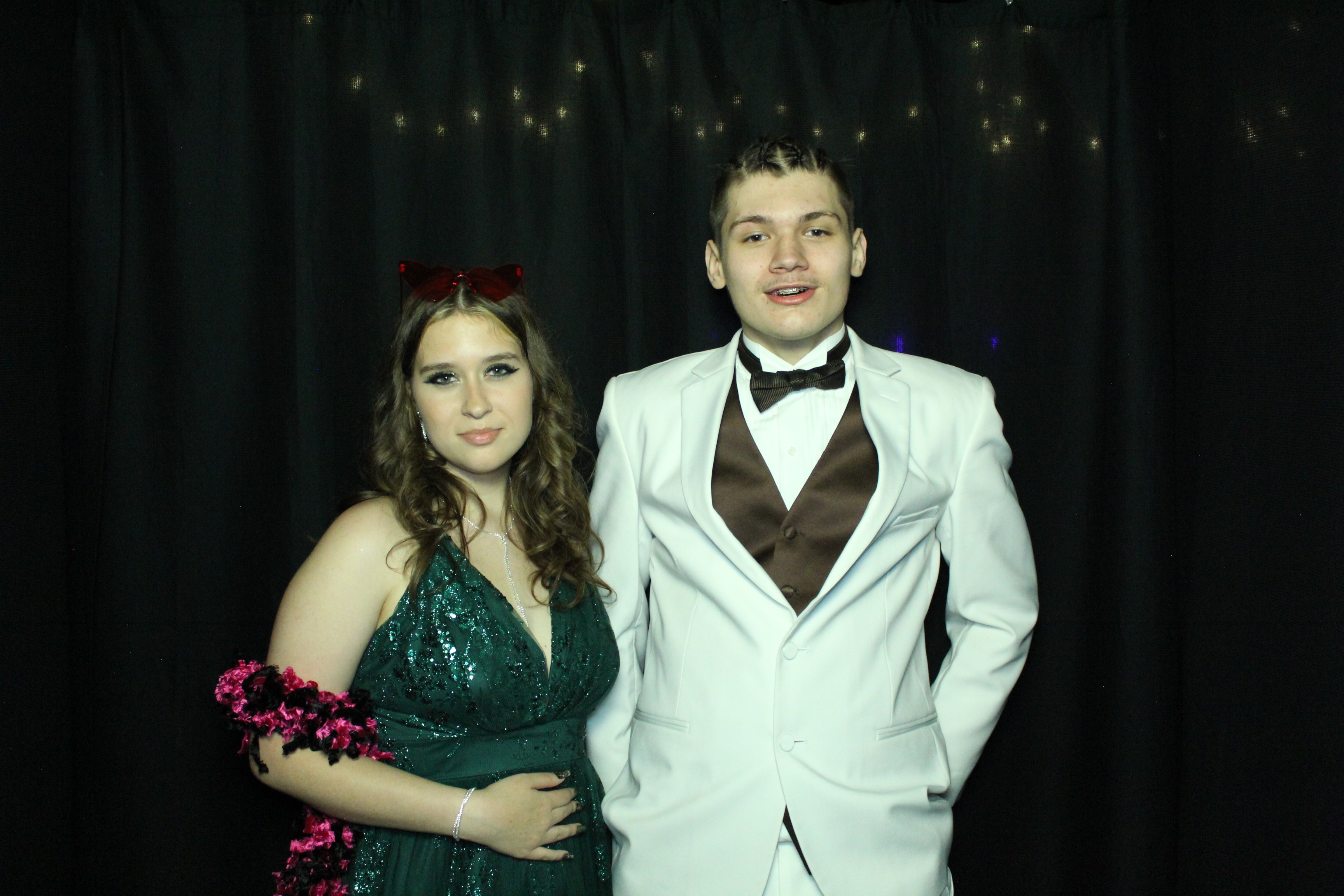 Reading Junior Senior Prom | View more photos from the event at gallery.photoboothcincy.com/u/PhotoBoothCincy/Reading-Junior-Senior-Prom