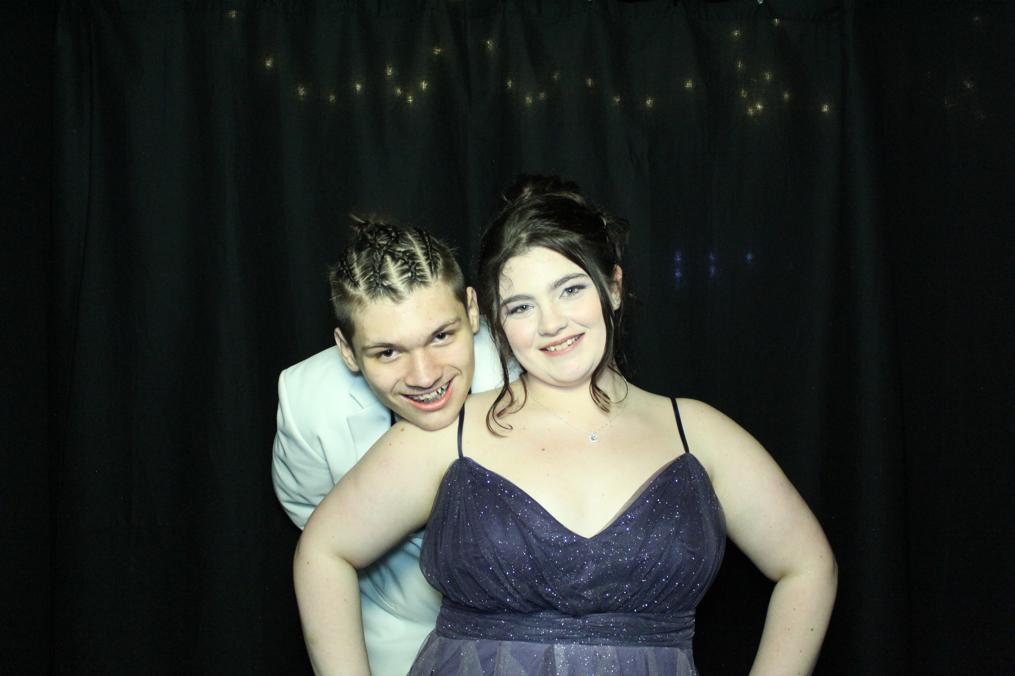 Reading Junior Senior Prom | View more photos from the event at gallery.photoboothcincy.com/u/PhotoBoothCincy/Reading-Junior-Senior-Prom