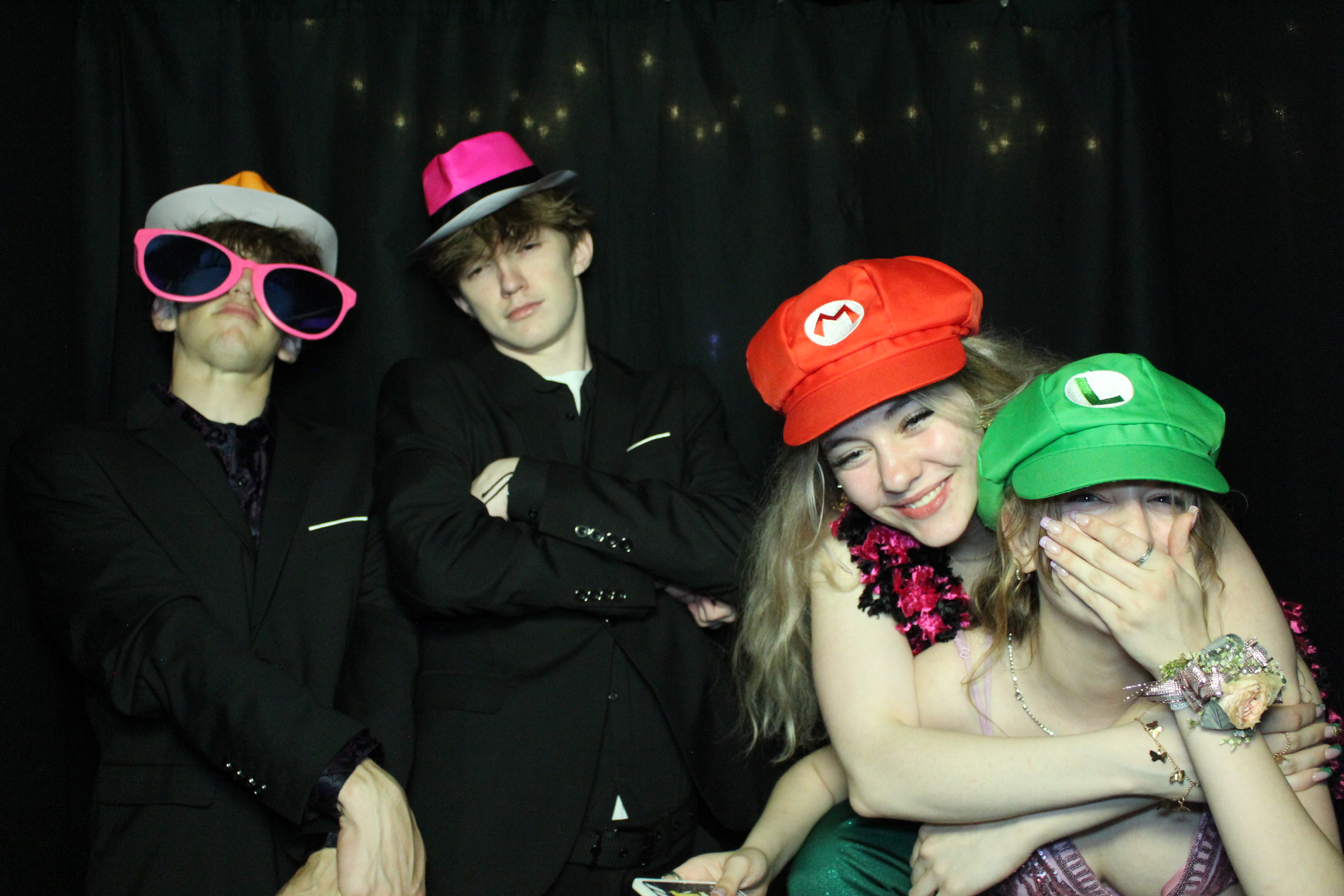 Reading Junior Senior Prom | View more photos from the event at gallery.photoboothcincy.com/u/PhotoBoothCincy/Reading-Junior-Senior-Prom