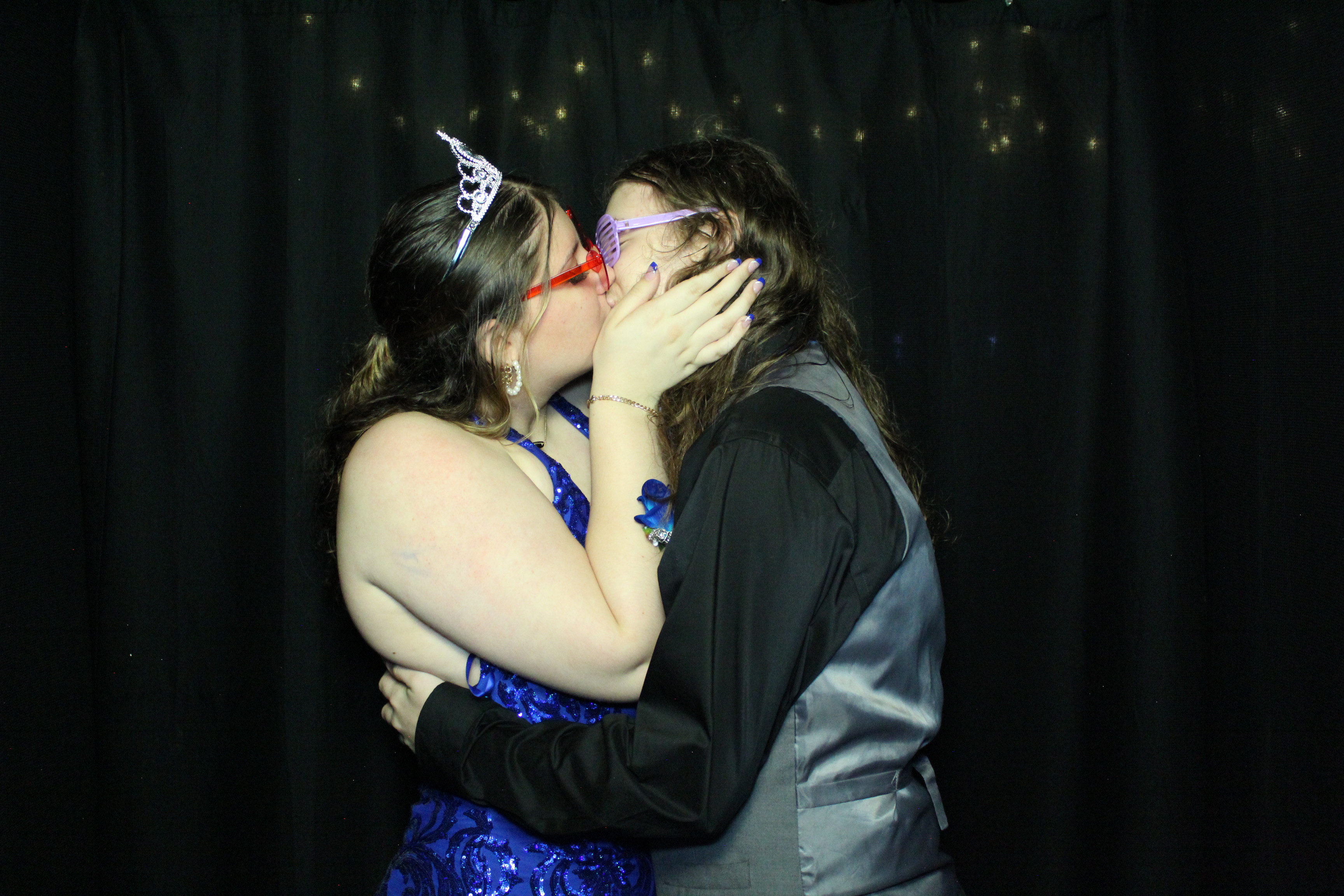 Reading Junior Senior Prom | View more photos from the event at gallery.photoboothcincy.com/u/PhotoBoothCincy/Reading-Junior-Senior-Prom