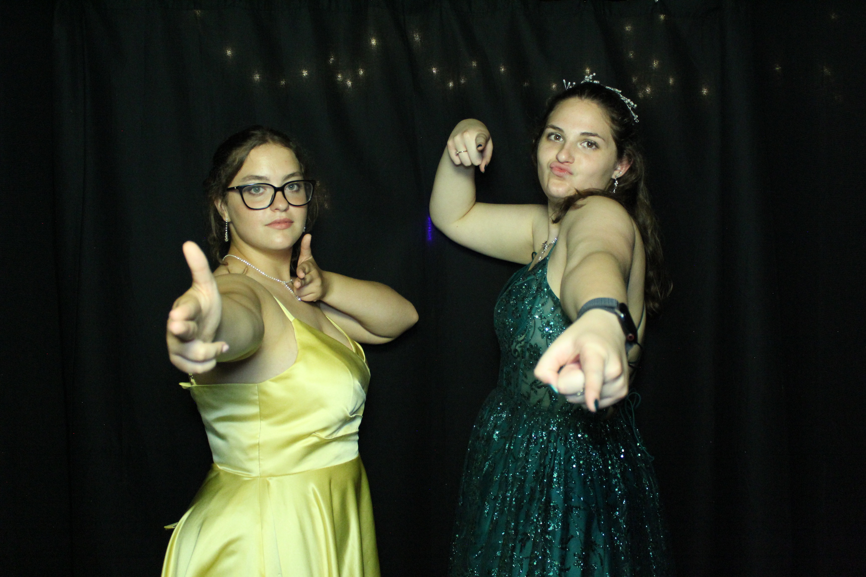 Reading Junior Senior Prom | View more photos from the event at gallery.photoboothcincy.com/u/PhotoBoothCincy/Reading-Junior-Senior-Prom