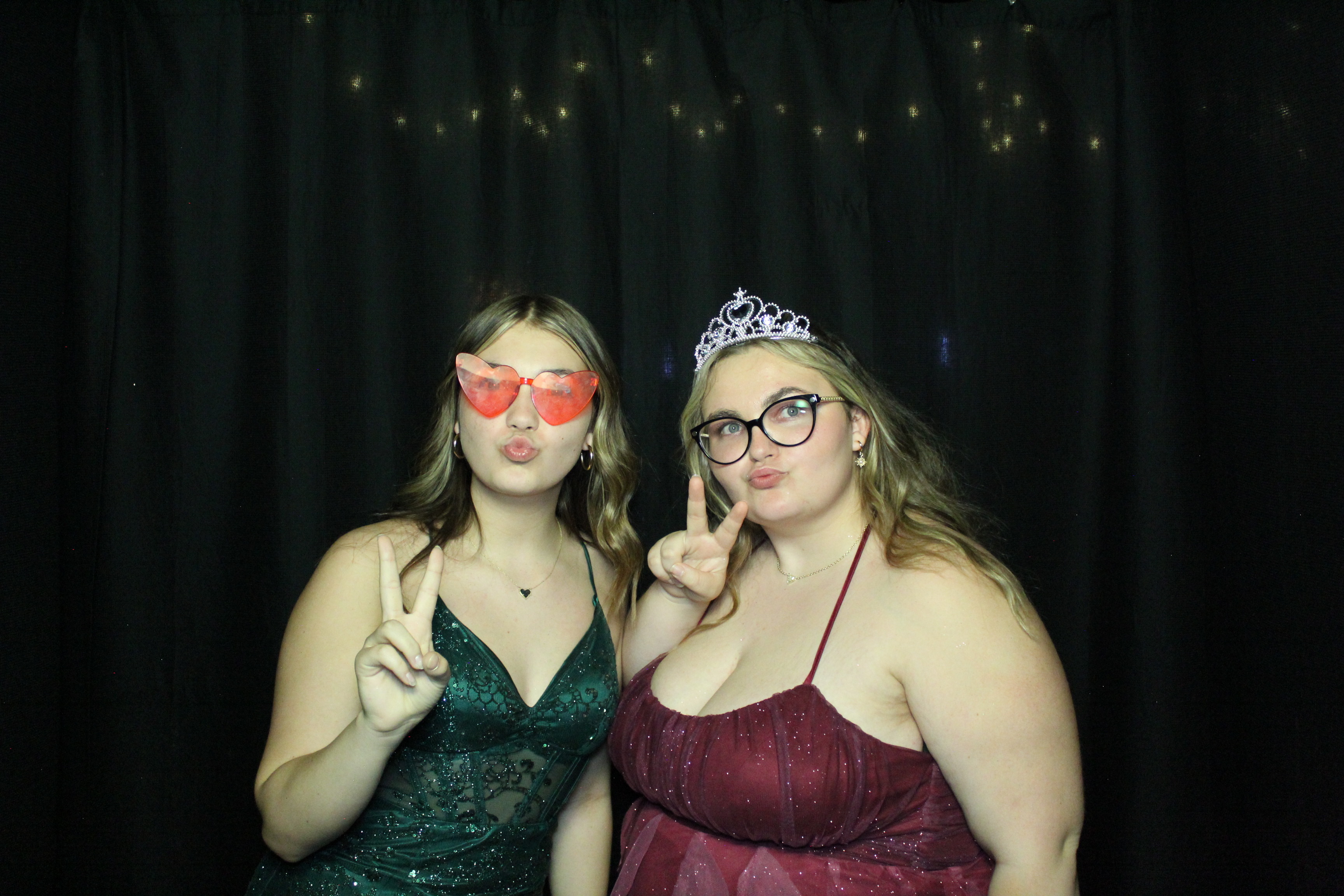 Reading Junior Senior Prom | View more photos from the event at gallery.photoboothcincy.com/u/PhotoBoothCincy/Reading-Junior-Senior-Prom